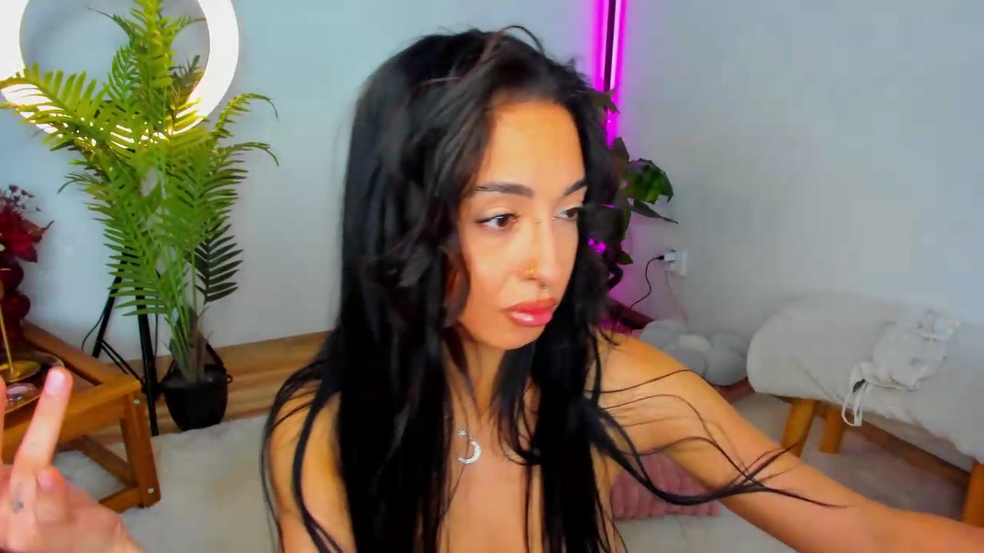 Gallery image thumbnail from AwesomeJolie's myfreecams stream on, 08/16/2026, 13:16 image 5 of 20