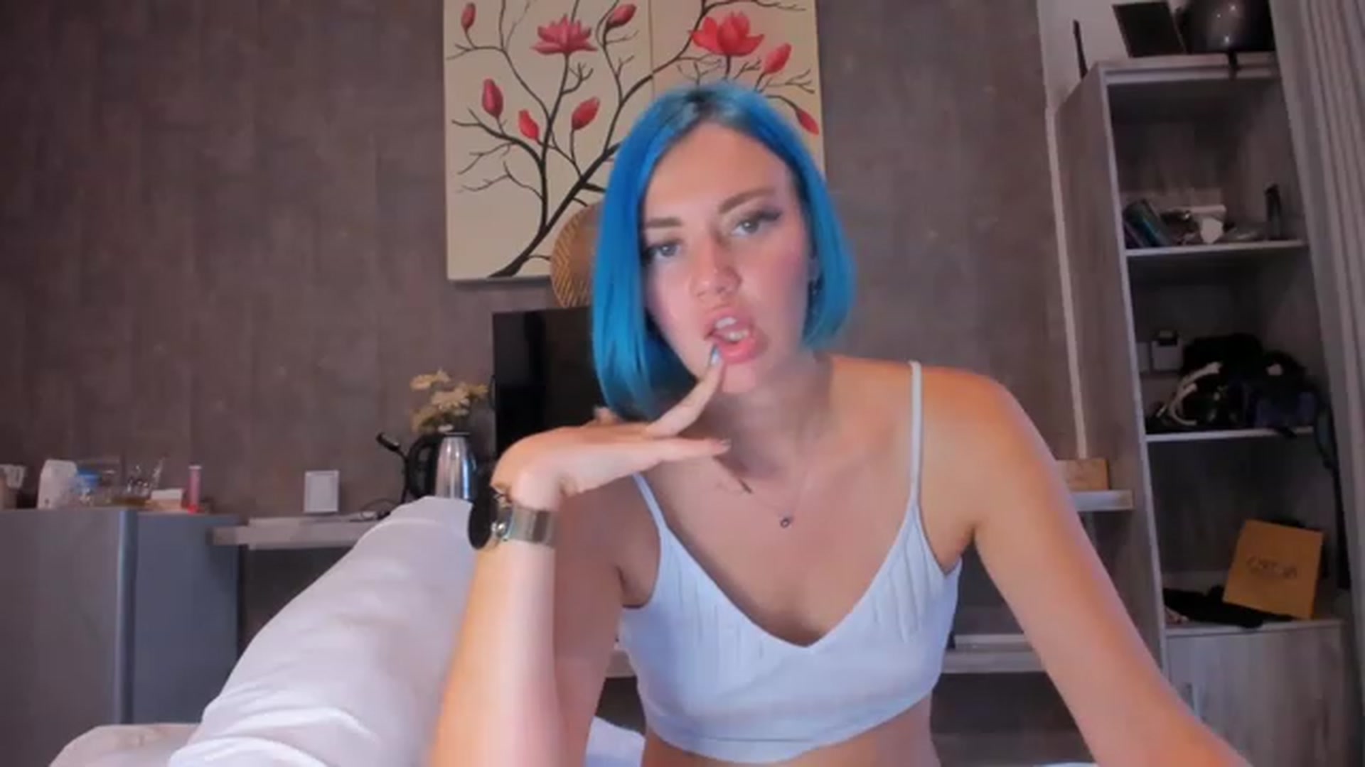 Gallery image thumbnail from AwesomeRoxy's myfreecams stream on, 12/16/2022, 09:45 image 19 of 20