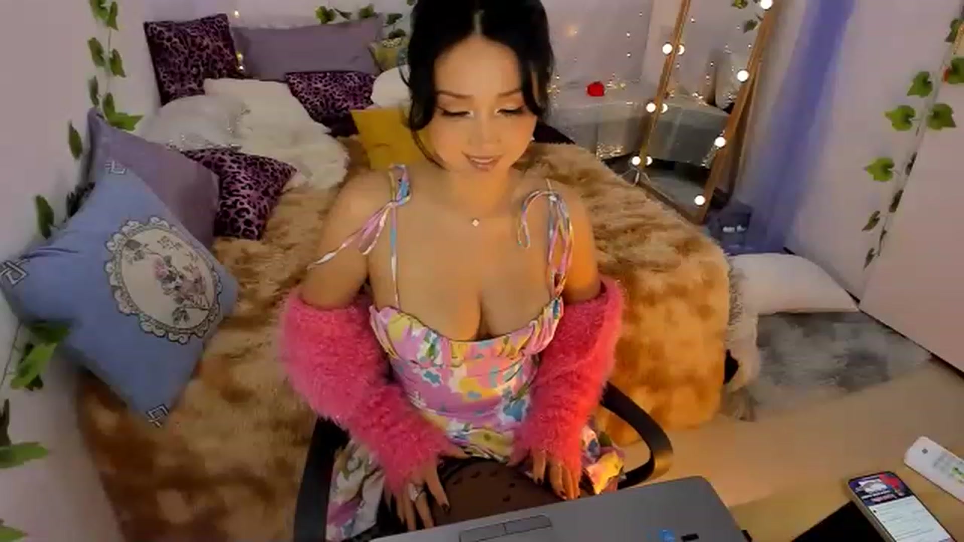Gallery image thumbnail from Awesome__Jane's myfreecams stream on, 02/15/2023, 20:10 image 14 of 20