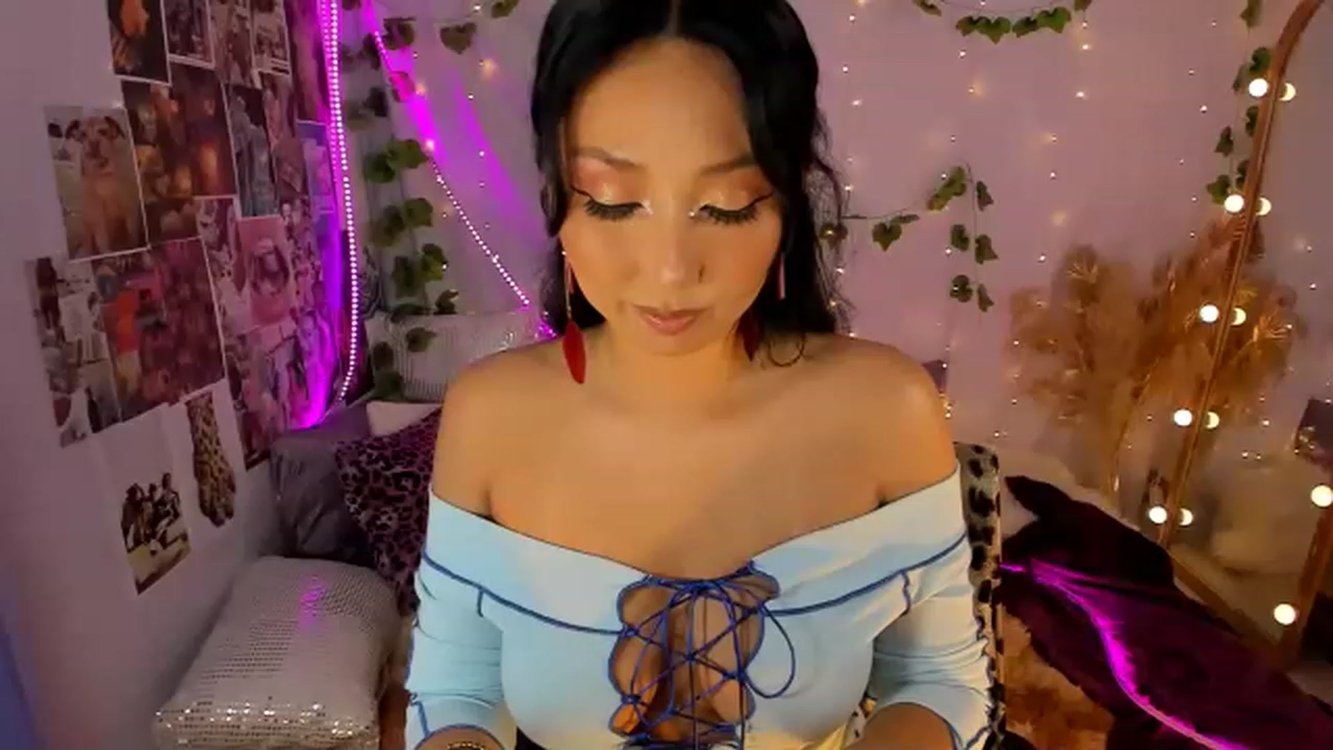 Gallery image thumbnail from Awesome__Jane's myfreecams stream on, 03/14/2023, 18:19 image 15 of 20