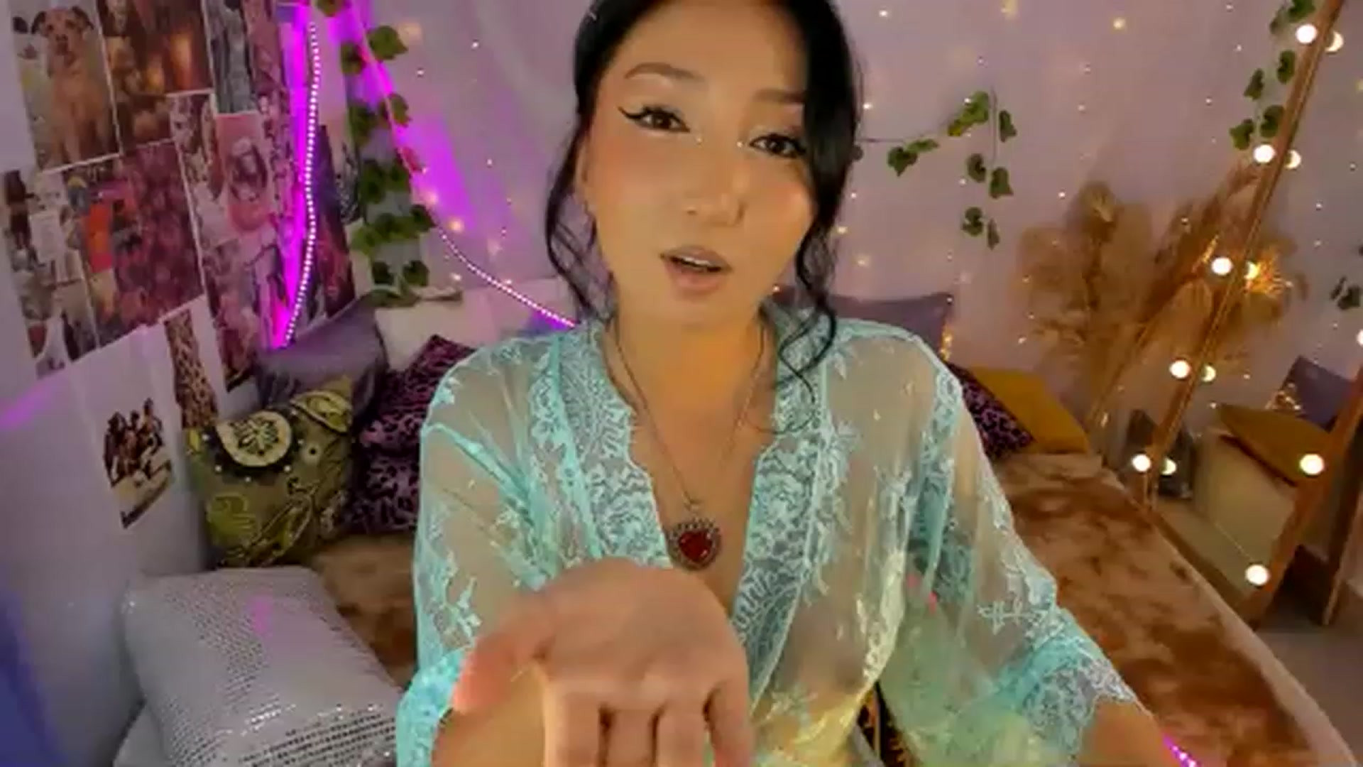 Gallery image thumbnail from Awesome__Jane's myfreecams stream on, 03/28/2023, 17:10 image 1 of 20