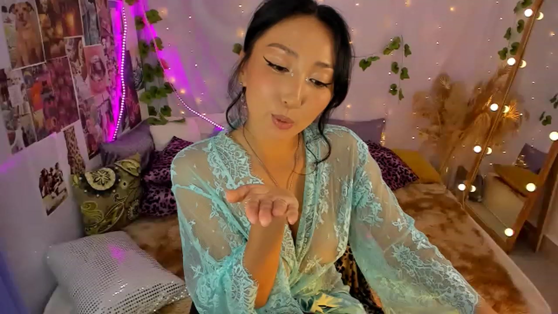 Gallery image thumbnail from Awesome__Jane's myfreecams stream on, 03/28/2023, 17:51 image 11 of 20
