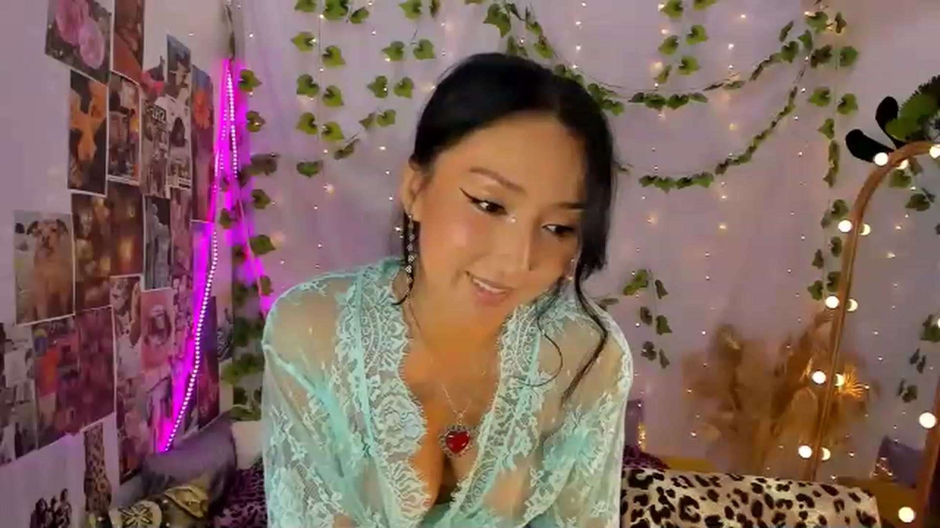 Gallery image thumbnail from Awesome__Jane's myfreecams stream on, 03/28/2023, 18:45 image 19 of 20