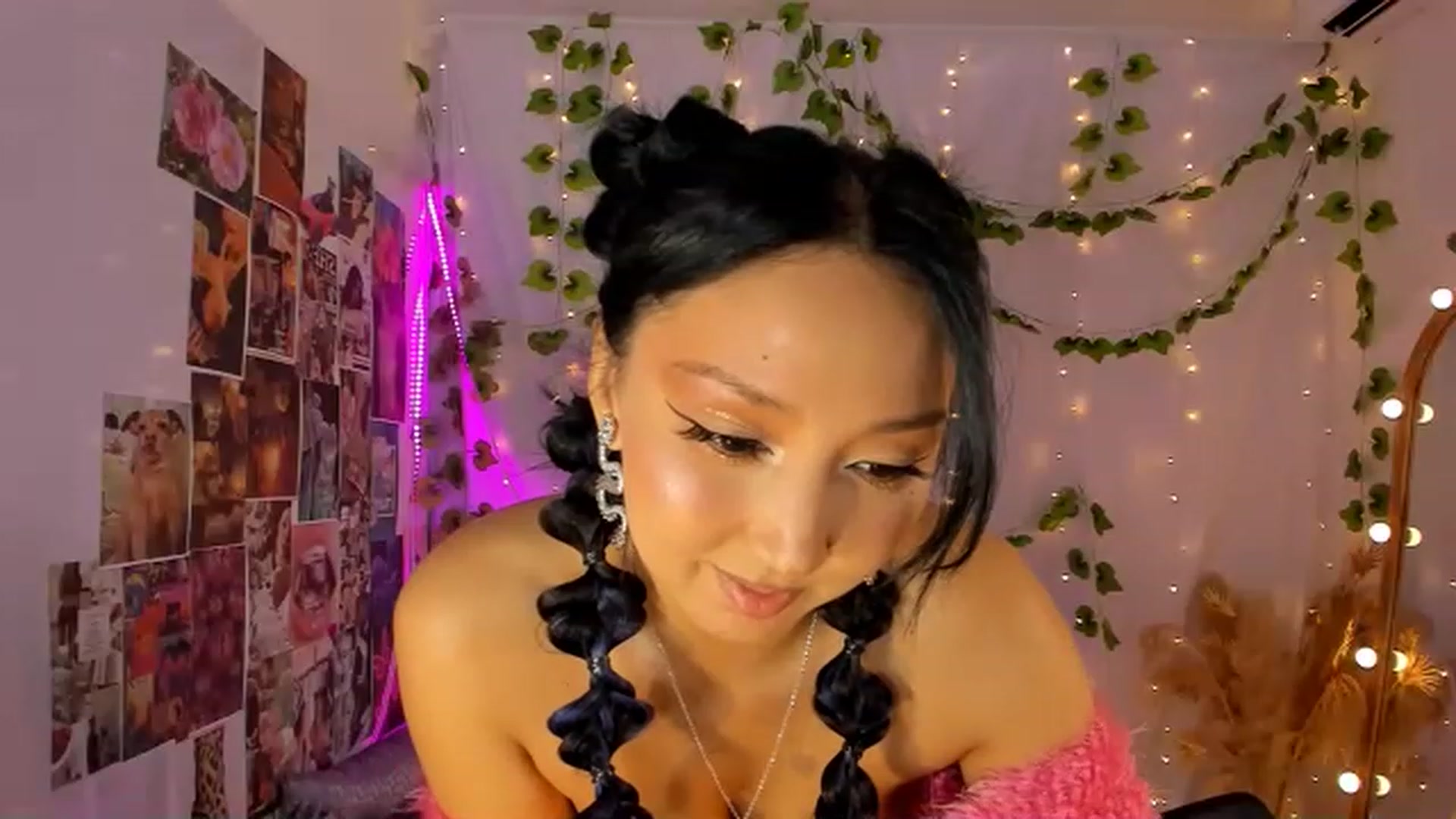 Gallery image thumbnail from Awesome__Jane's myfreecams stream on, 04/14/2023, 19:25 image 12 of 20
