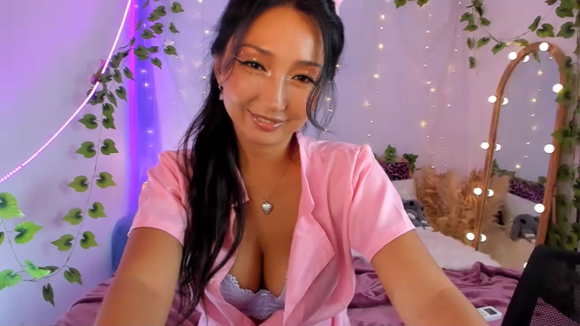 Gallery image thumbnail from Awesome__Jane's myfreecams stream on, 07/09/2023, 18:30 image 1 of 20