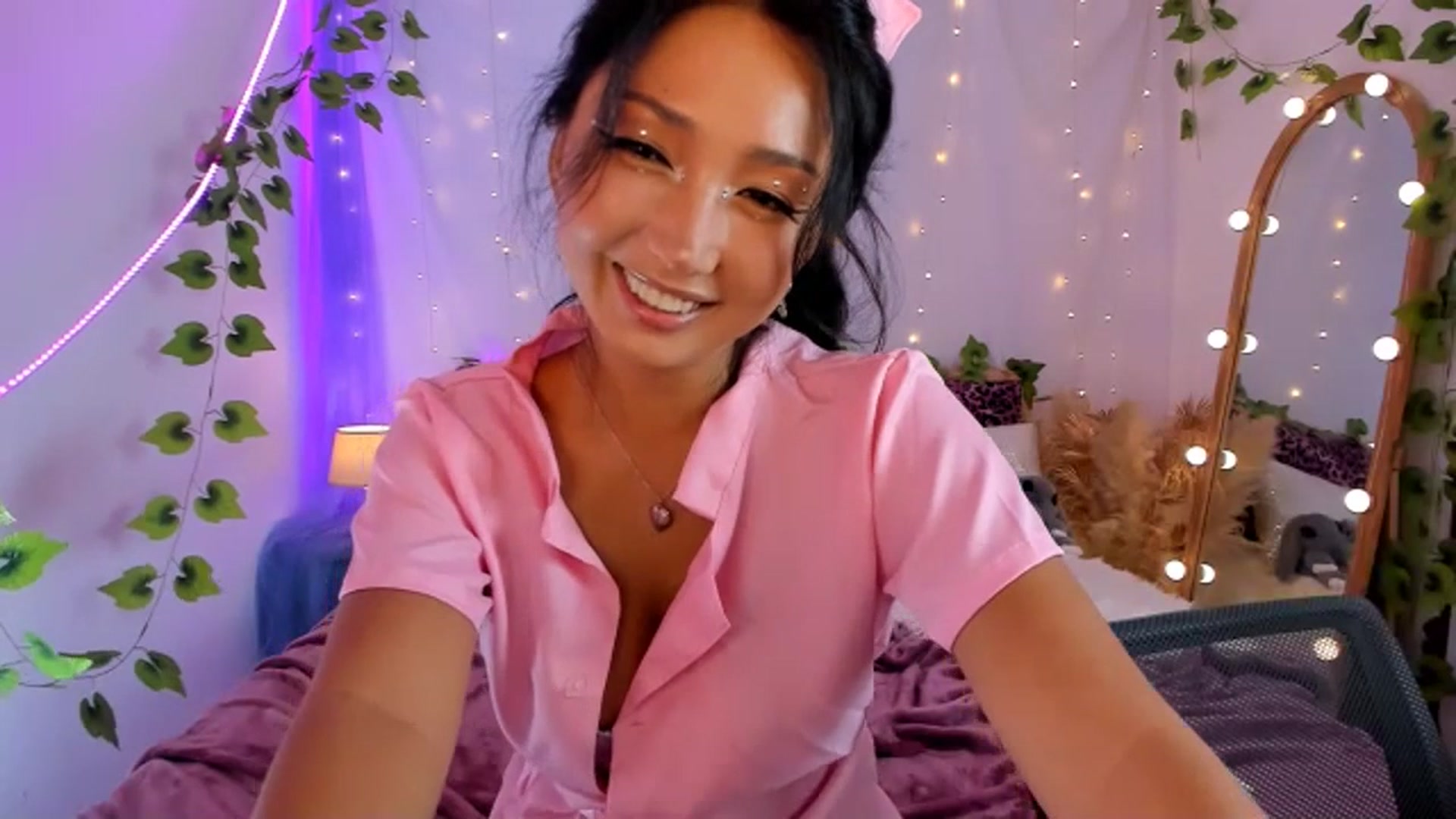 Gallery image thumbnail from Awesome__Jane's myfreecams stream on, 07/09/2023, 18:30 image 19 of 20