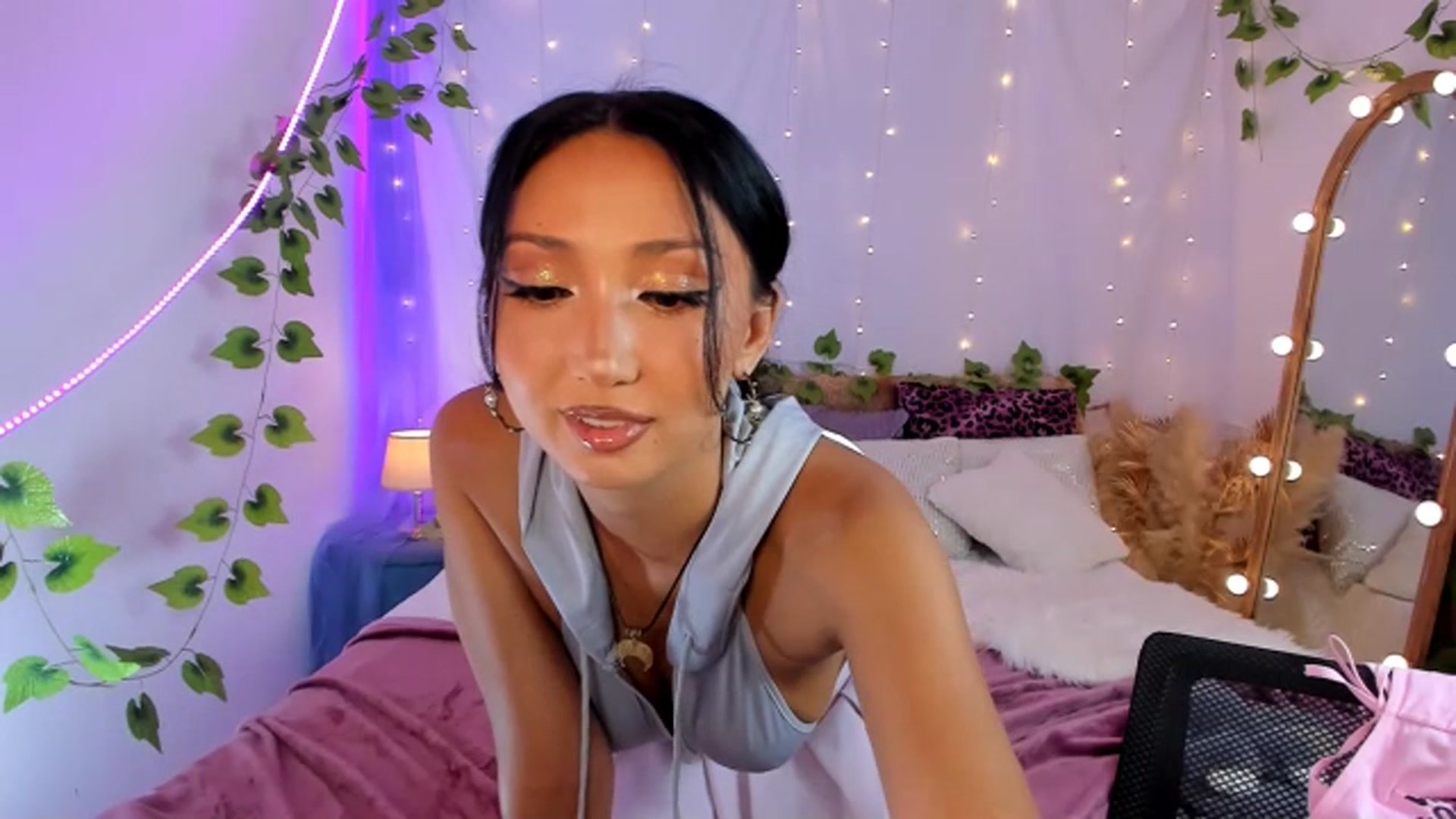 Gallery image thumbnail from Awesome__Jane's myfreecams stream on, 07/12/2023, 15:57 image 15 of 20