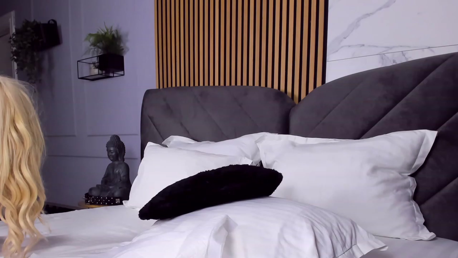 Gallery image thumbnail from AwwwElla's myfreecams stream on, 11/18/2022, 08:27 image 4 of 20