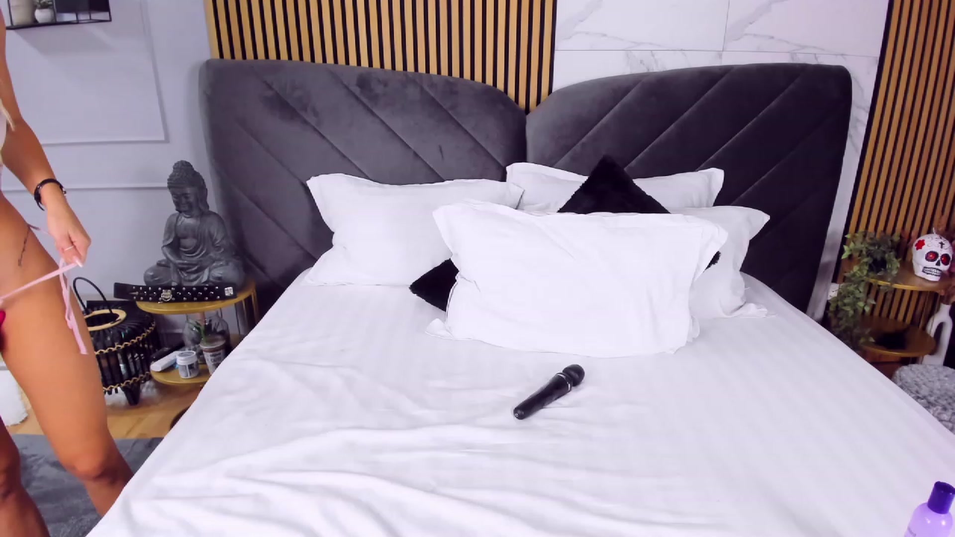 Gallery image thumbnail from AwwwElla's myfreecams stream on, 11/25/2022, 06:29 image 20 of 20
