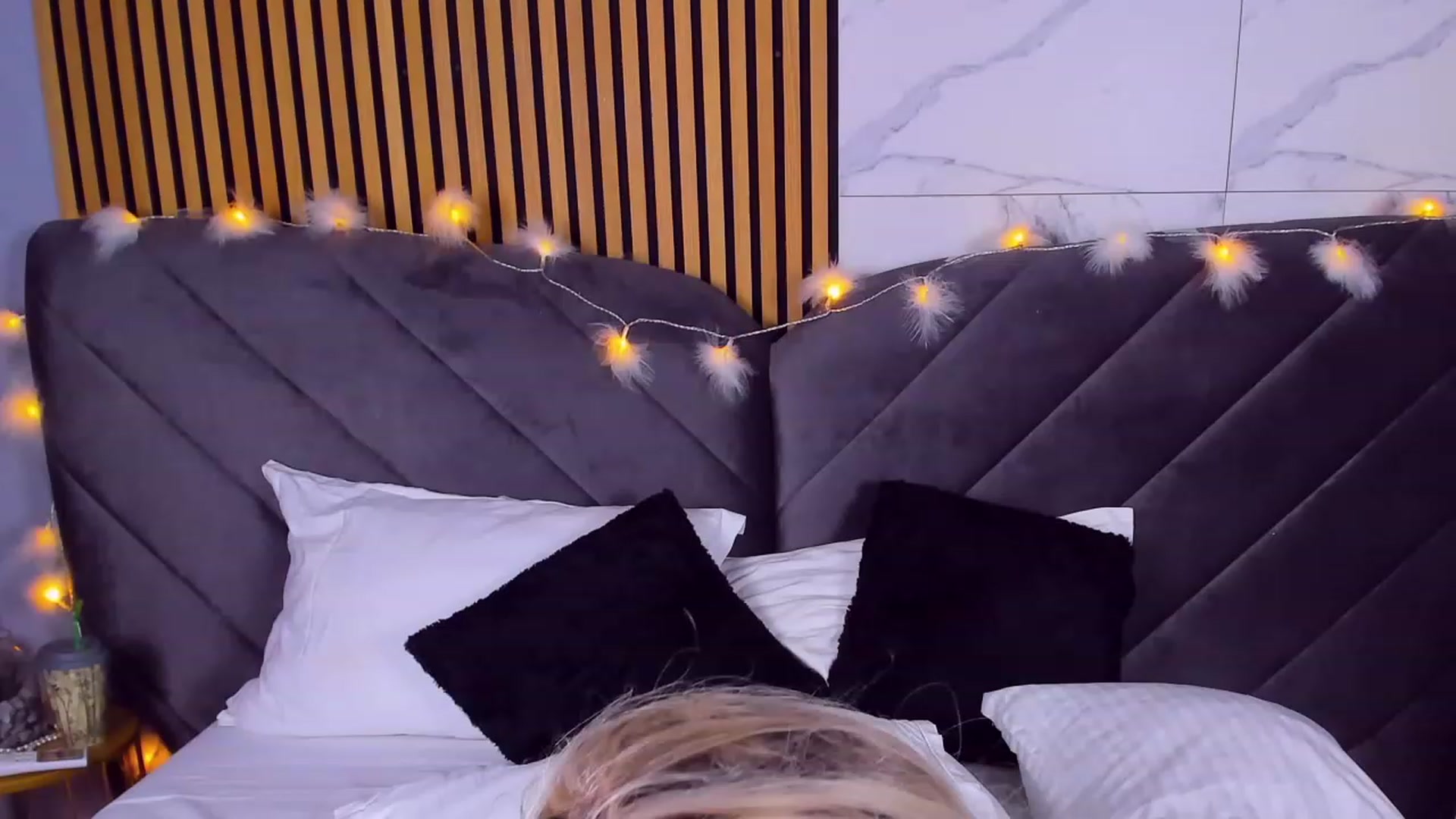 Gallery image thumbnail from AwwwElla's myfreecams stream on, 02/09/2023, 11:05 image 11 of 20