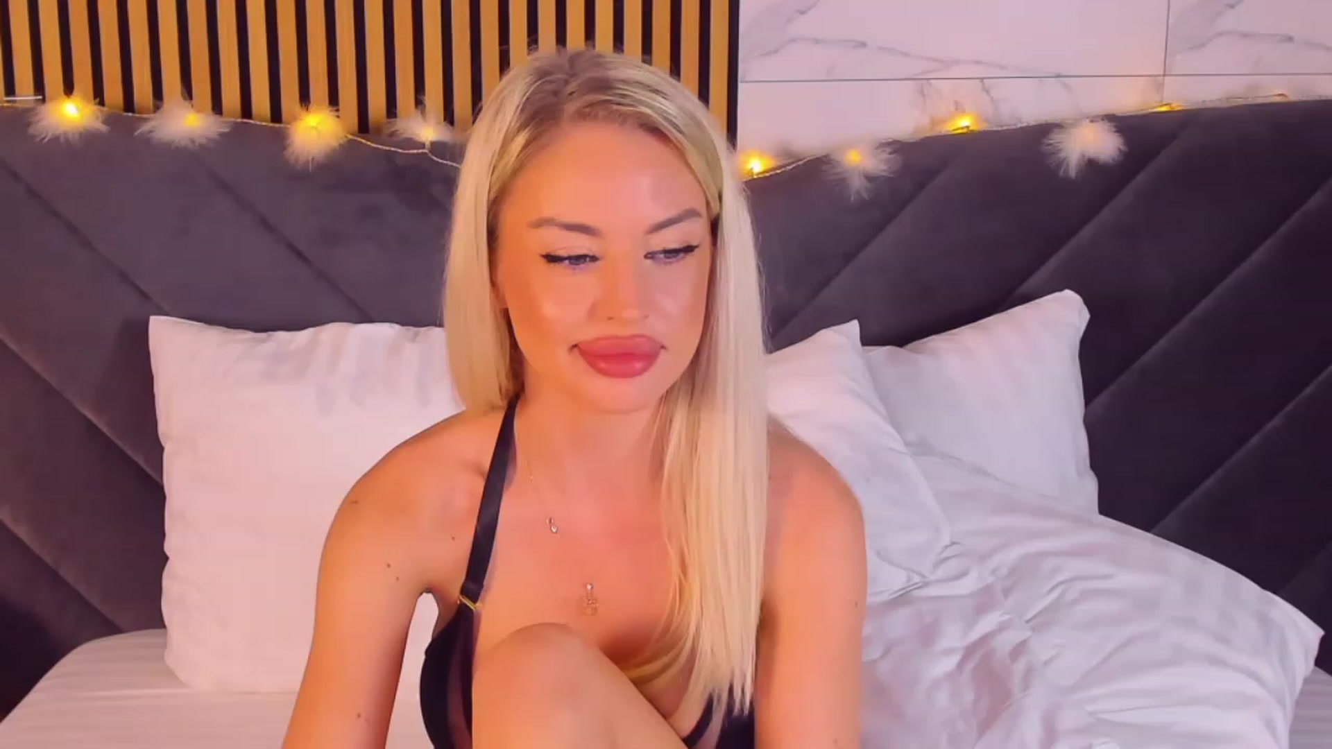 Gallery image thumbnail from AwwwElla's myfreecams stream on, 05/16/2023, 06:05 image 5 of 20