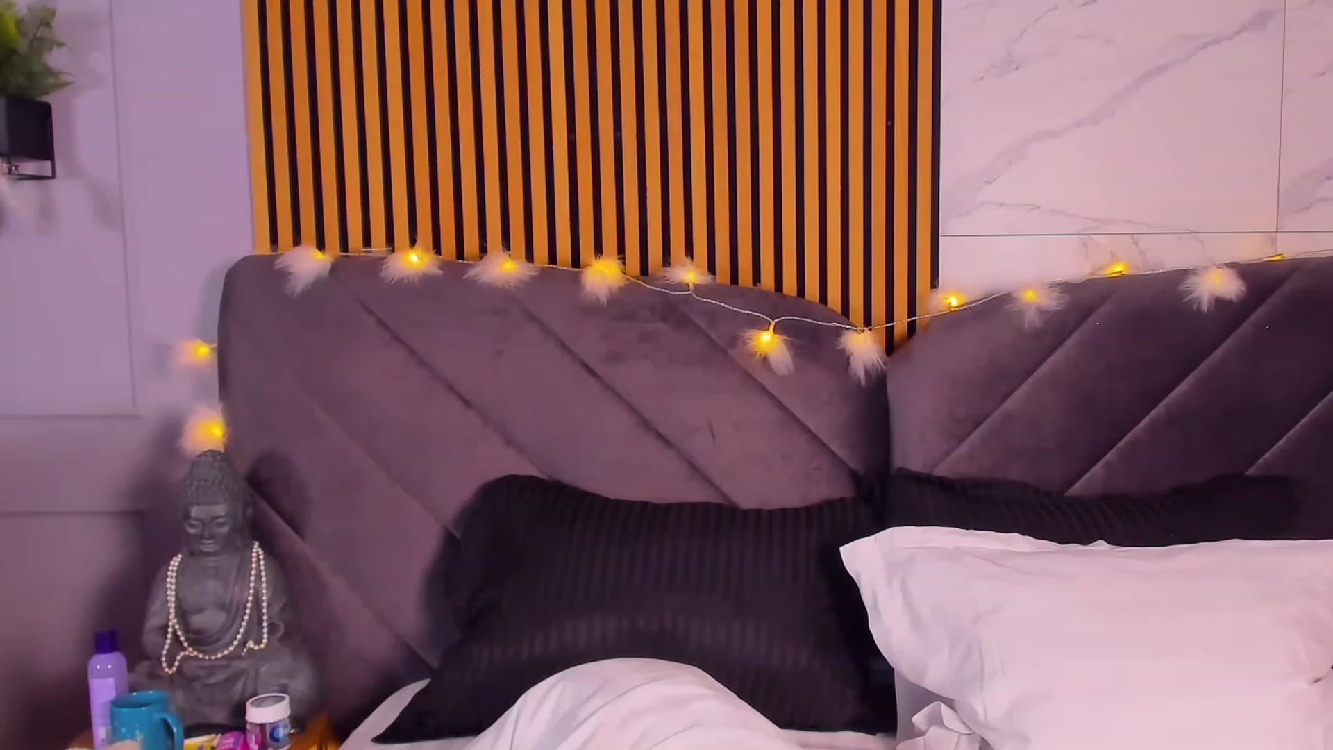 Gallery image thumbnail from AwwwElla's myfreecams stream on, 05/23/2023, 05:06 image 15 of 20