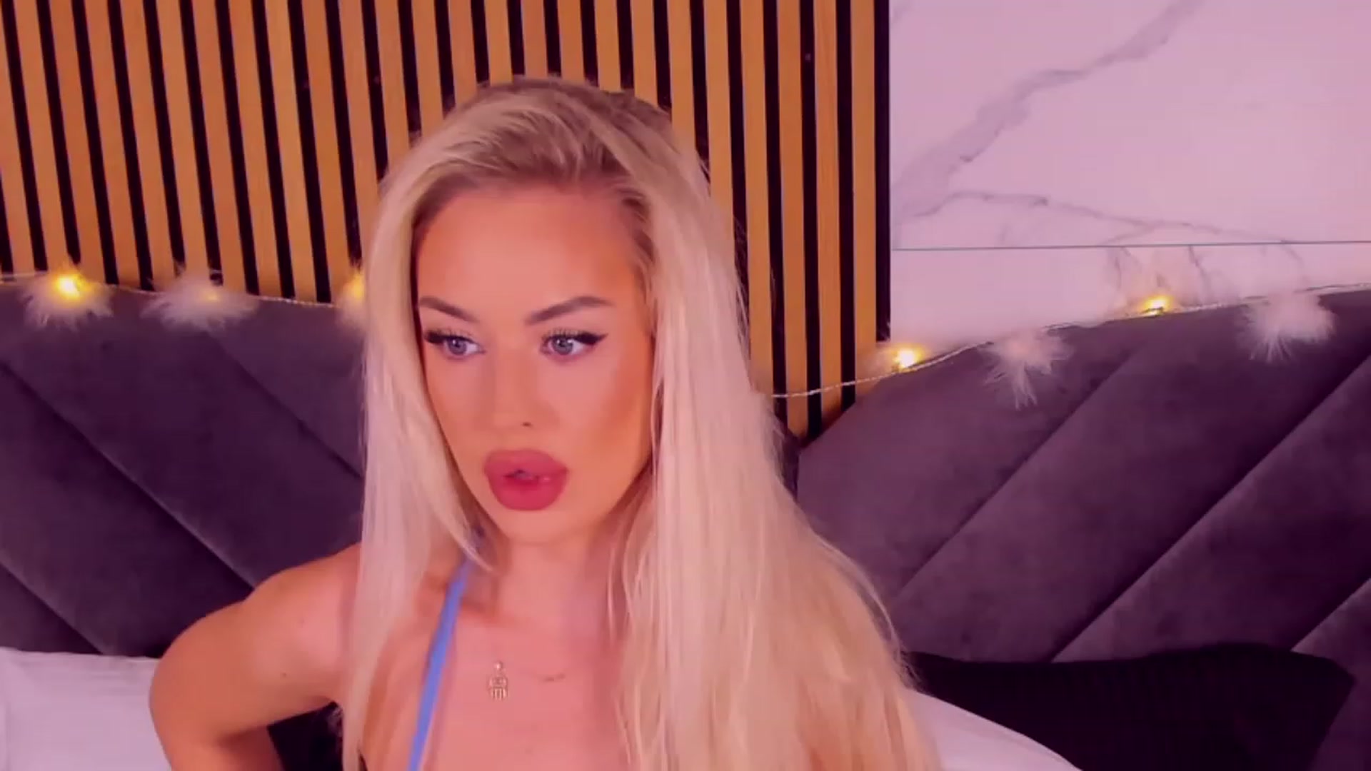 Gallery image thumbnail from AwwwElla's myfreecams stream on, 06/01/2023, 04:57 image 2 of 20