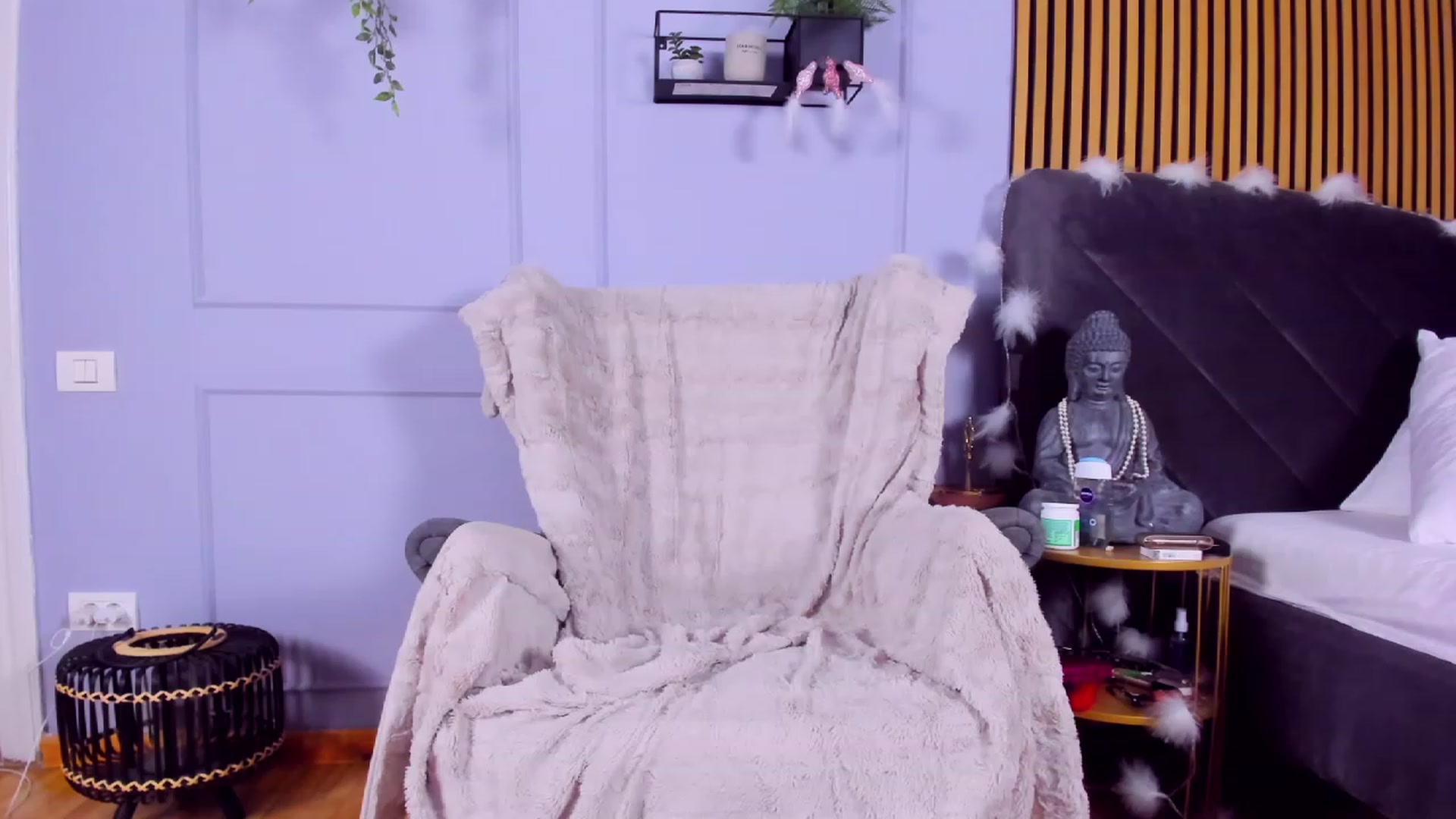 Gallery image thumbnail from AwwwElla's myfreecams stream on, 08/27/2023, 10:43 image 12 of 20