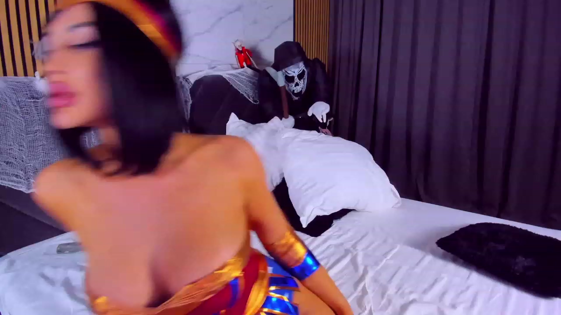 Gallery image thumbnail from AwwwElla's myfreecams stream on, 10/31/2023, 07:57 image 9 of 20