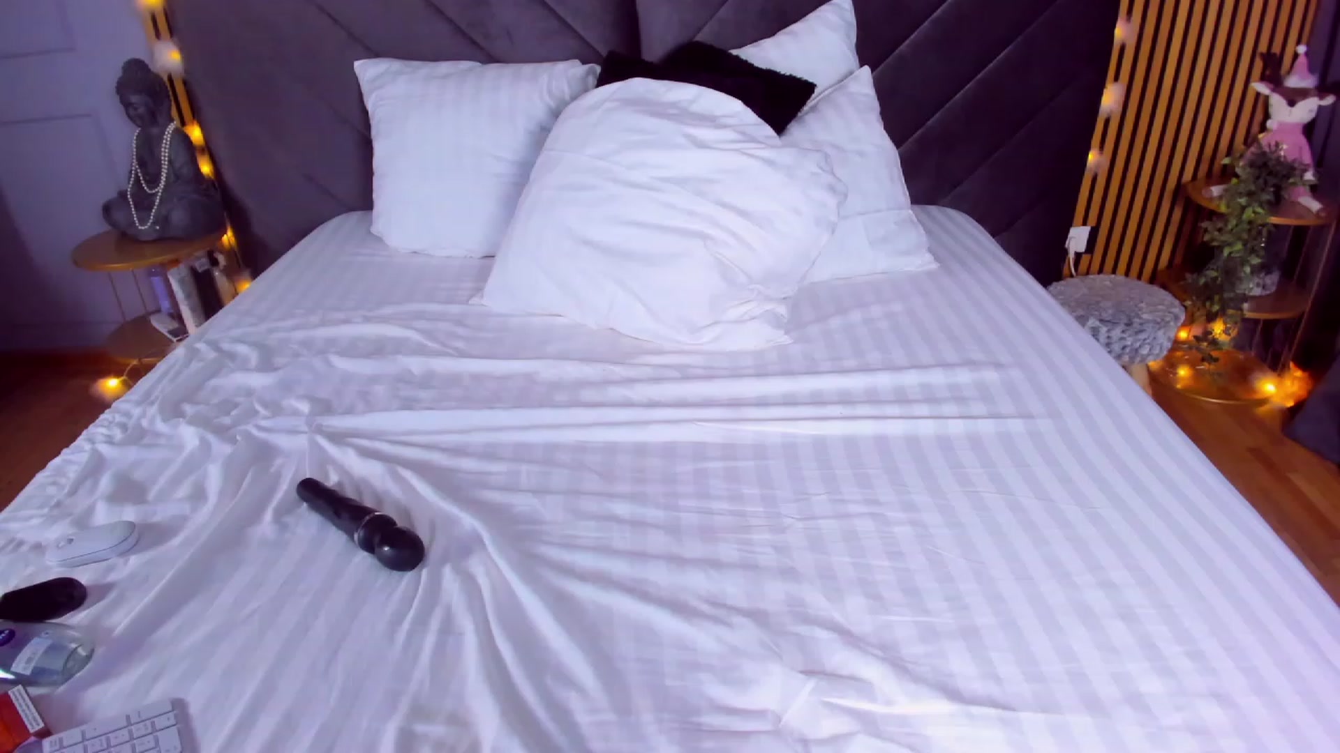 Gallery image thumbnail from AwwwElla's myfreecams stream on, 11/11/2023, 07:33 image 18 of 20
