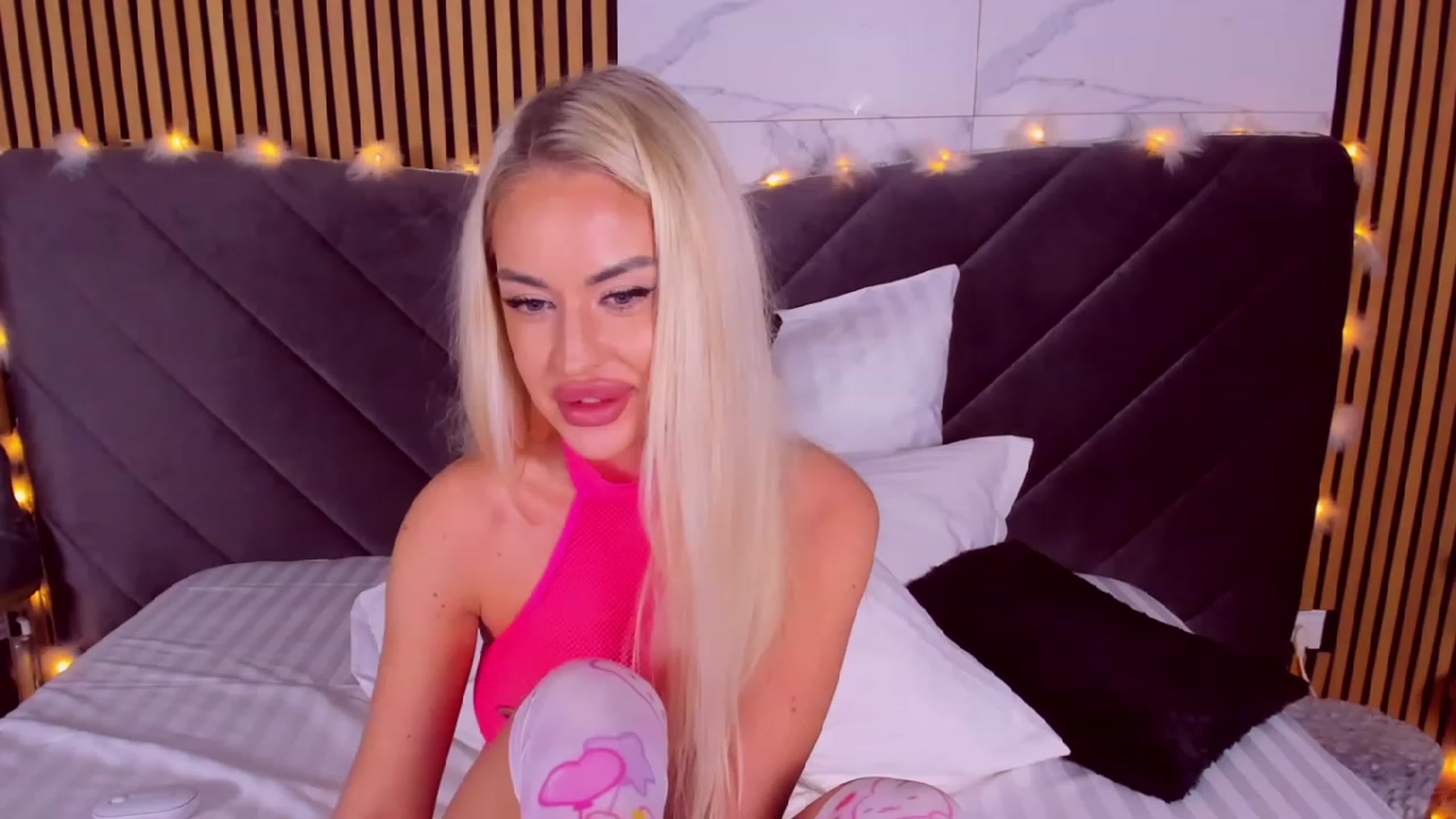 Gallery image thumbnail from AwwwElla's myfreecams stream on, 11/21/2023, 10:04 image 9 of 20