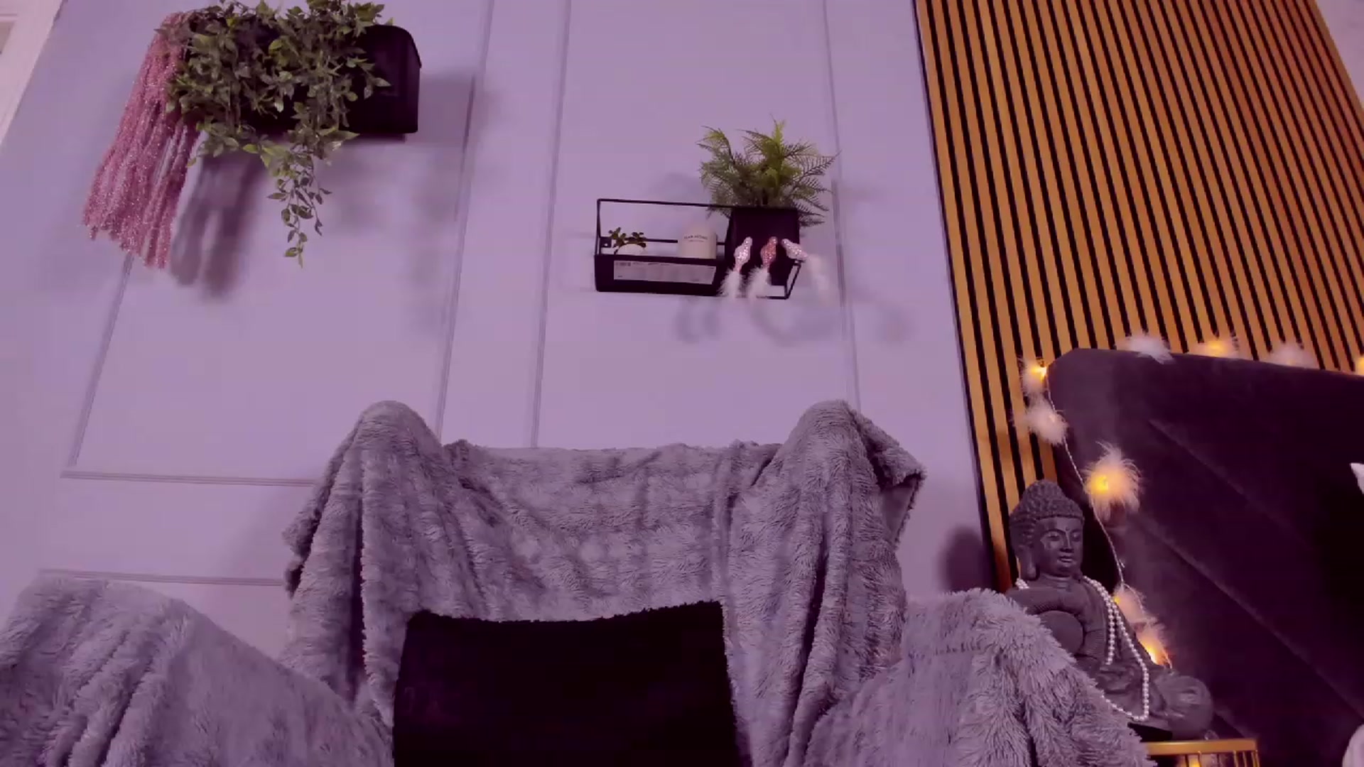 Gallery image thumbnail from AwwwElla's myfreecams stream on, 11/27/2023, 06:08 image 3 of 20