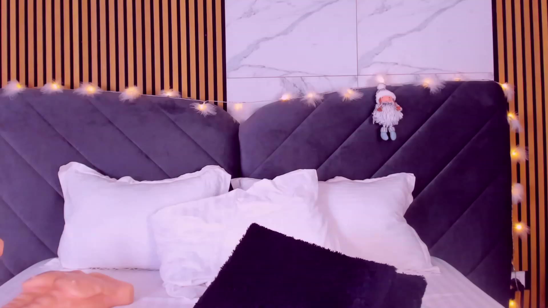 Gallery image thumbnail from AwwwElla's myfreecams stream on, 12/29/2023, 11:45 image 2 of 20