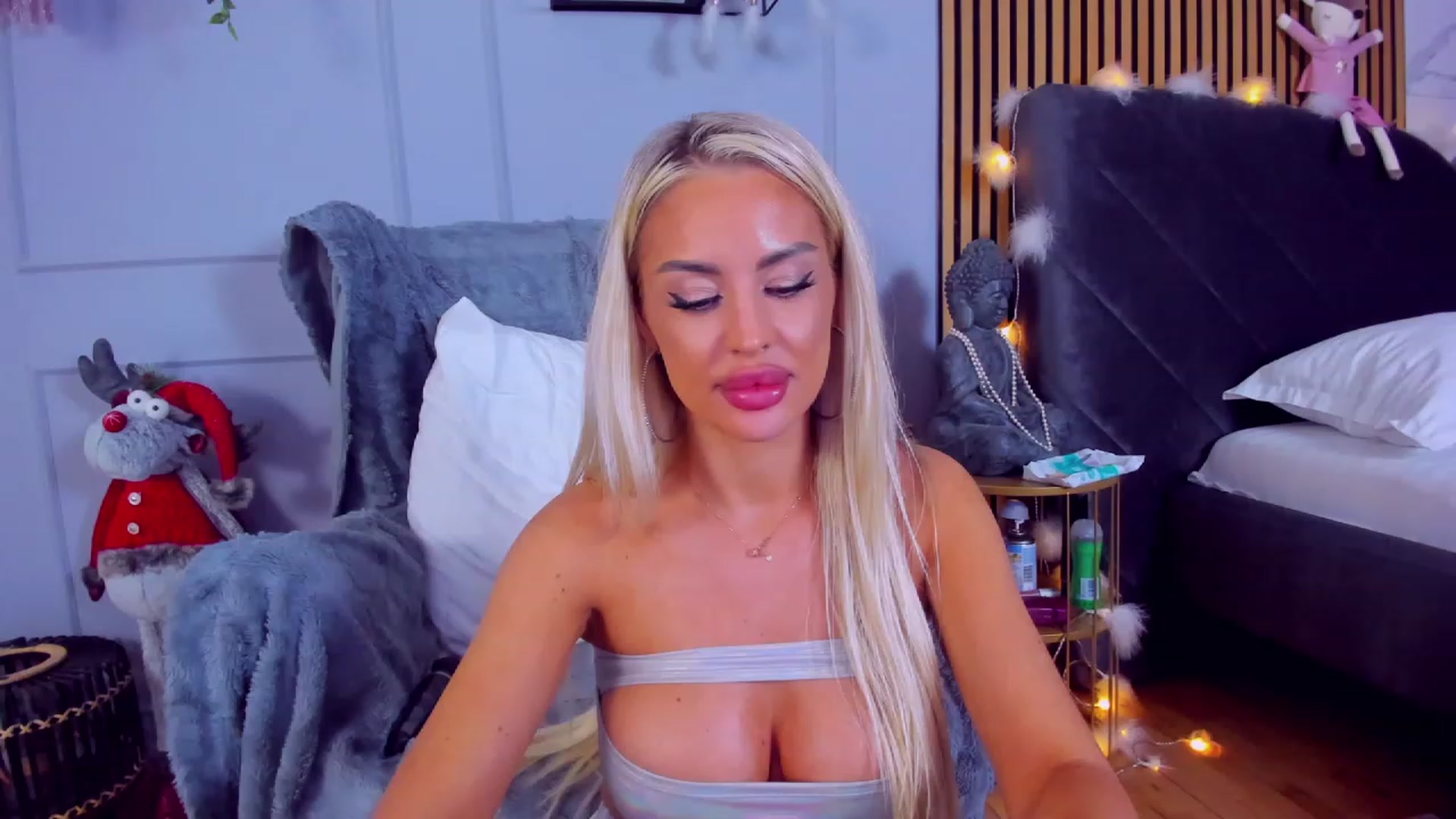 Gallery image thumbnail from AwwwElla's myfreecams stream on, 01/26/2024, 10:08 image 18 of 20