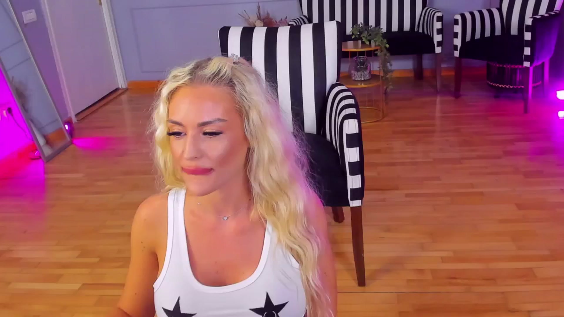 Gallery image thumbnail from AwwwElla's myfreecams stream on, 07/29/2024, 06:21 image 14 of 20