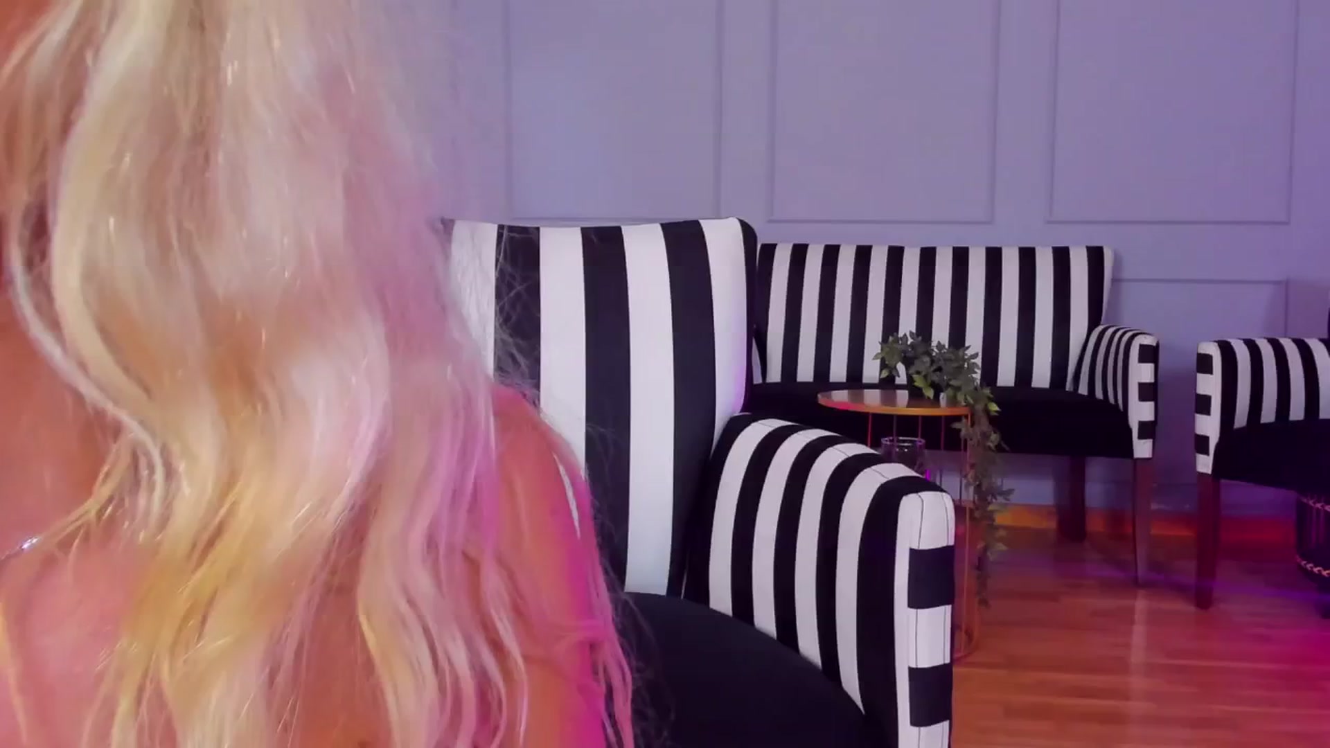 Gallery image thumbnail from AwwwElla's myfreecams stream on, 07/29/2024, 10:24 image 9 of 20