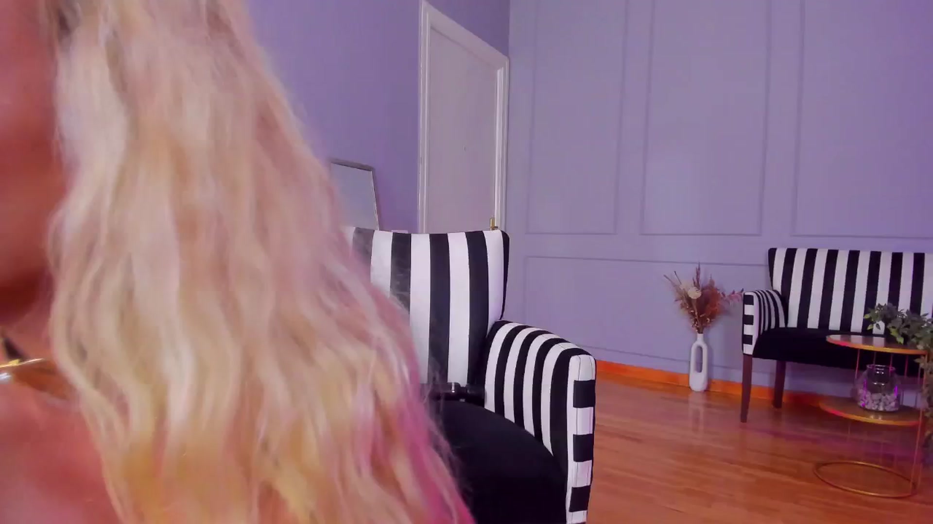 Gallery image thumbnail from AwwwElla's myfreecams stream on, 07/29/2024, 10:47 image 16 of 20