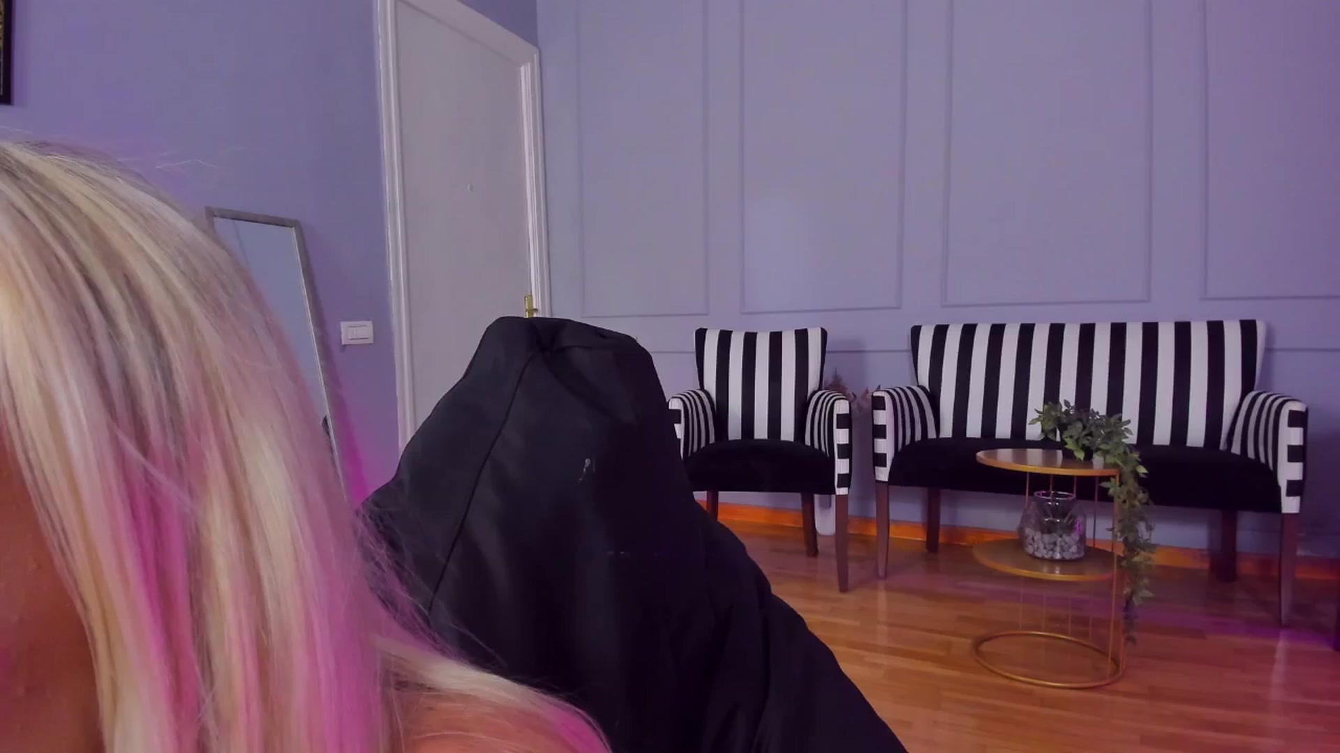 Gallery image thumbnail from AwwwElla's myfreecams stream on, 08/01/2024, 07:00 image 19 of 20