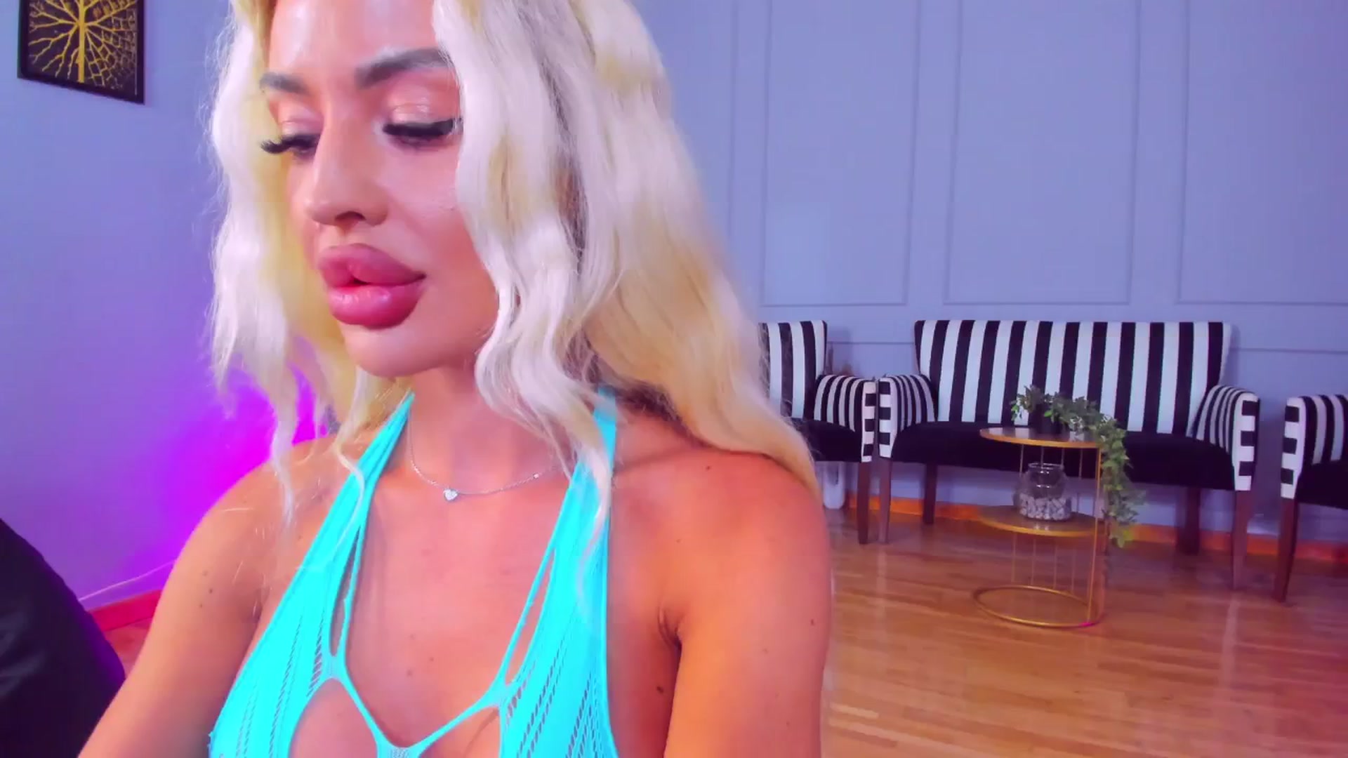Gallery image thumbnail from AwwwElla's myfreecams stream on, 08/14/2024, 04:53 image 18 of 20