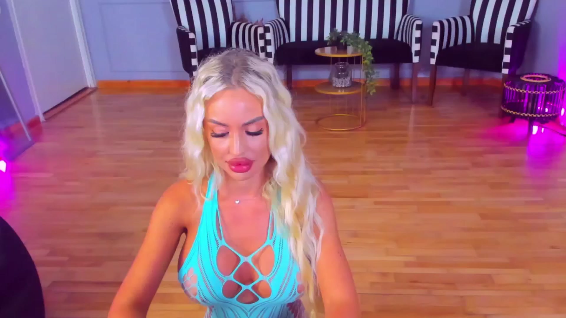 Gallery image thumbnail from AwwwElla's myfreecams stream on, 08/14/2024, 04:53 image 8 of 20