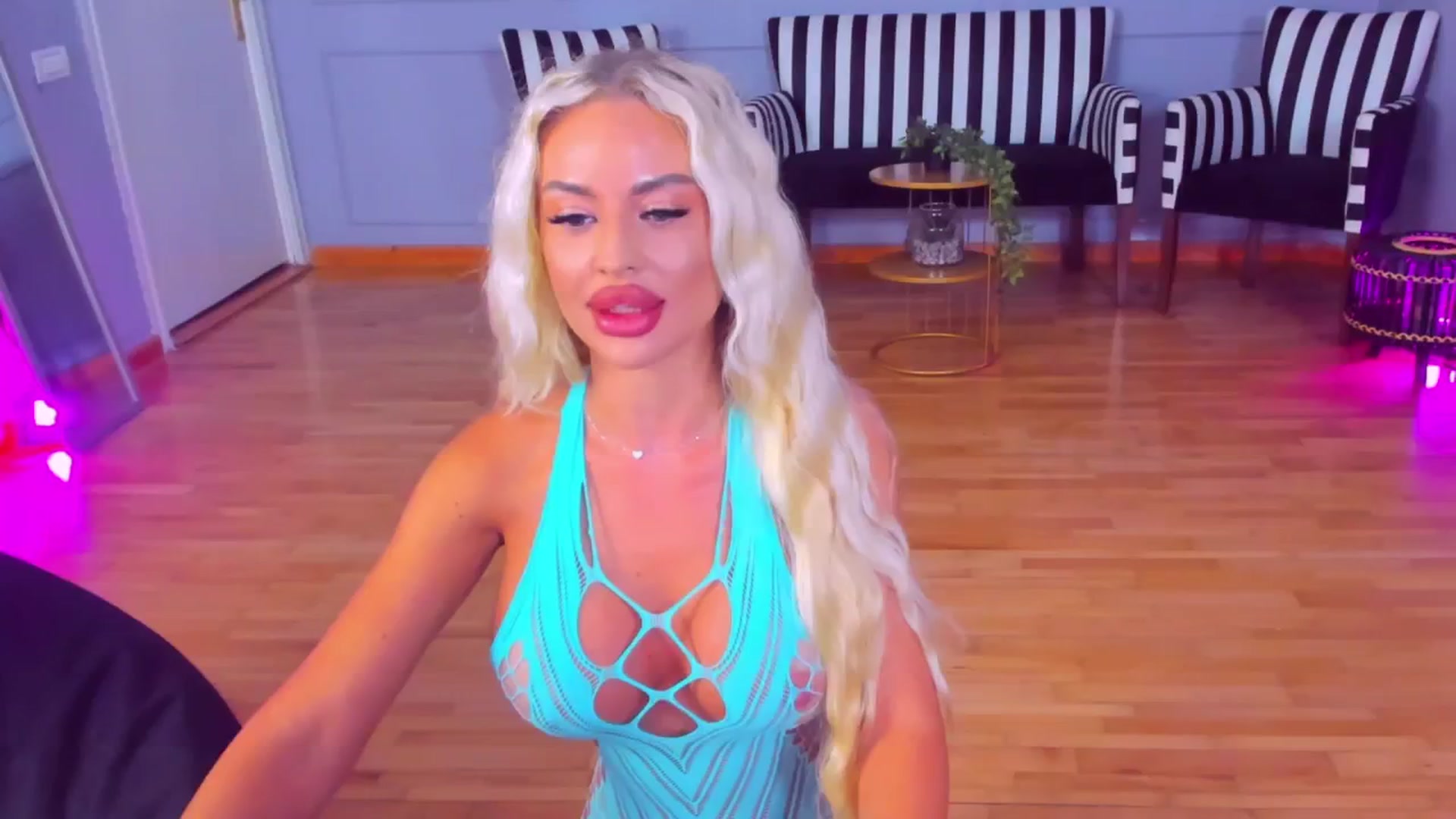 Gallery image thumbnail from AwwwElla's myfreecams stream on, 08/14/2024, 04:53 image 3 of 20