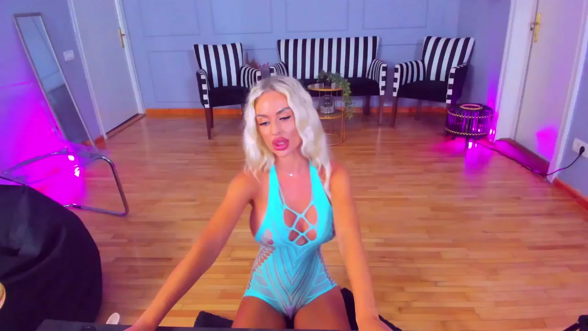 Gallery image thumbnail from AwwwElla's myfreecams stream on, 08/14/2024, 07:01 image 15 of 20