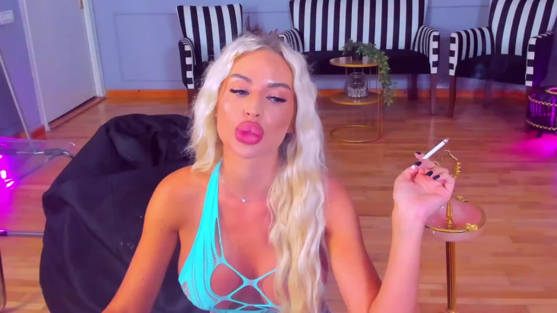 Gallery image thumbnail from AwwwElla's myfreecams stream on, 08/14/2024, 07:01 image 10 of 20