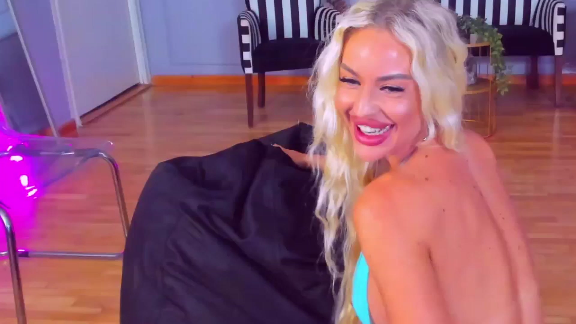 Gallery image thumbnail from AwwwElla's myfreecams stream on, 08/14/2024, 07:01 image 9 of 20