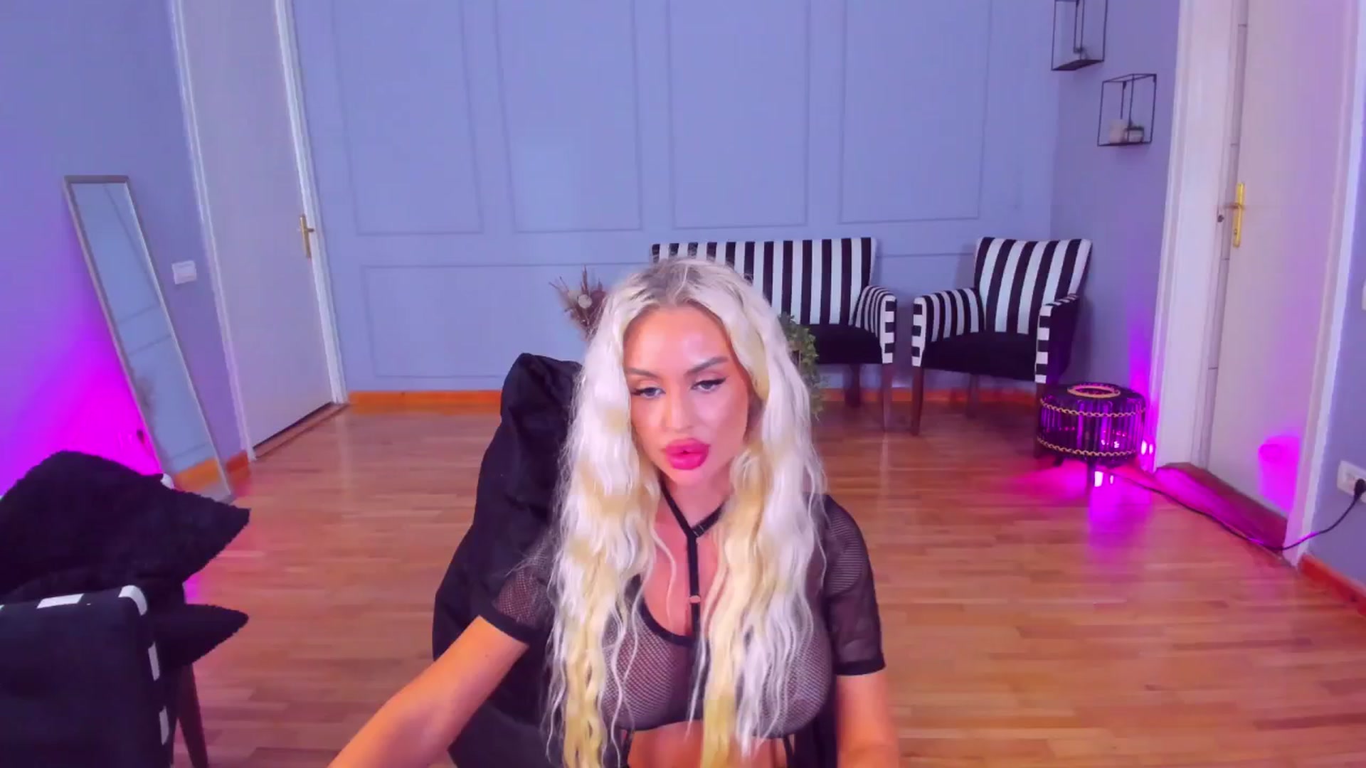 Gallery image thumbnail from AwwwElla's myfreecams stream on, 08/14/2024, 12:24 image 18 of 20