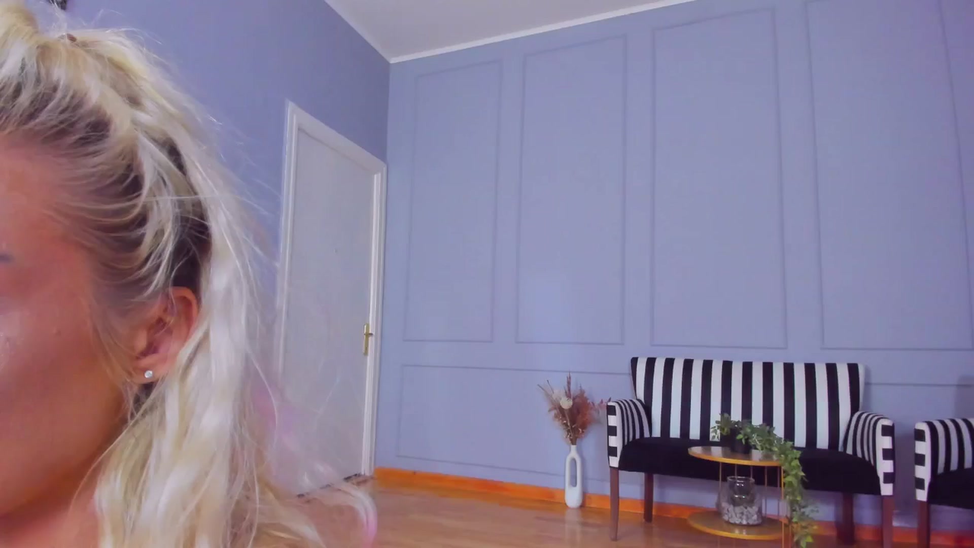 Gallery image thumbnail from AwwwElla's myfreecams stream on, 08/15/2024, 07:36 image 15 of 20