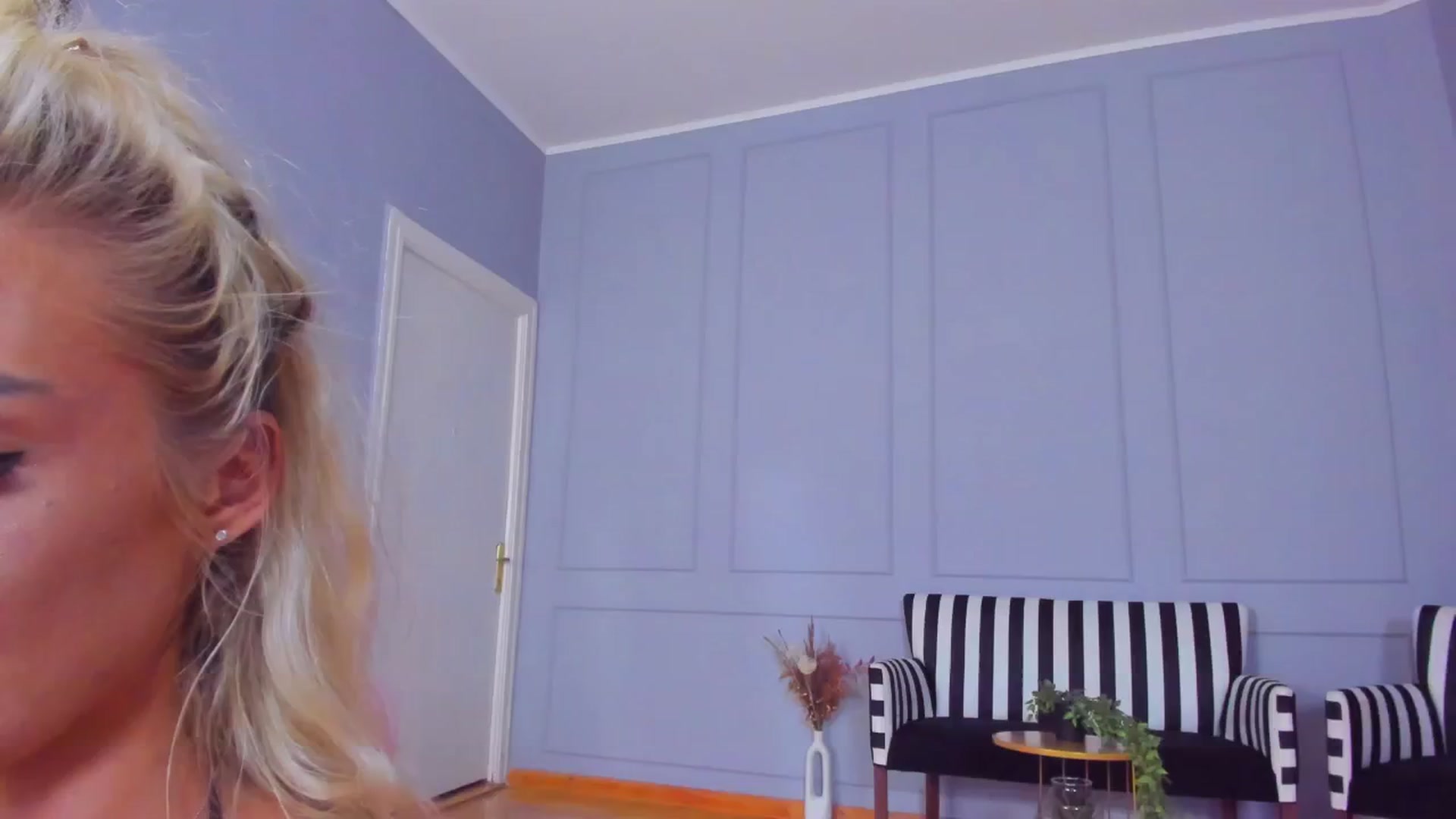 Gallery image thumbnail from AwwwElla's myfreecams stream on, 08/15/2024, 07:36 image 17 of 20