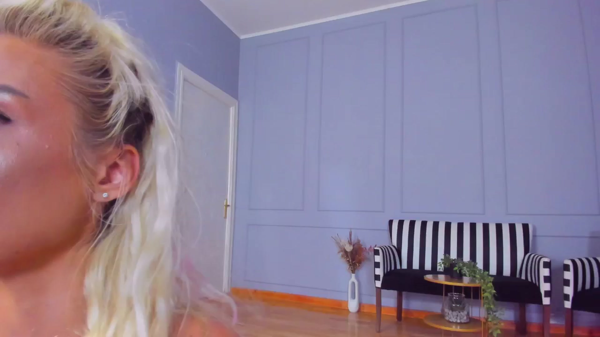 Gallery image thumbnail from AwwwElla's myfreecams stream on, 08/15/2024, 07:36 image 16 of 20