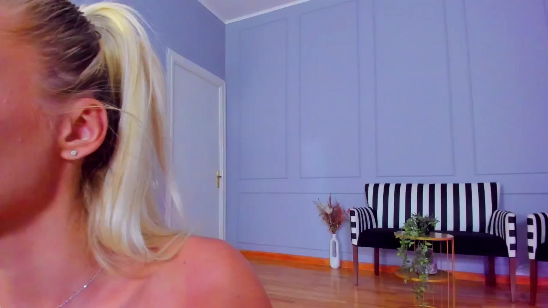 Gallery image thumbnail from AwwwElla's myfreecams stream on, 08/23/2024, 11:06 image 18 of 20