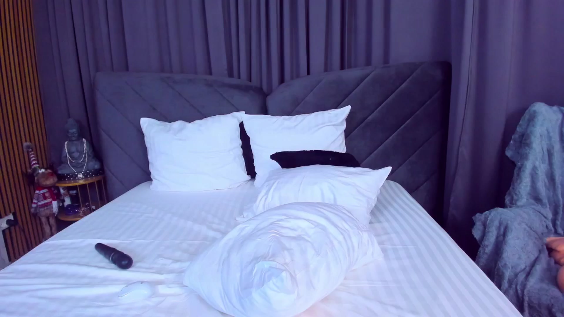 Gallery image thumbnail from AwwwElla's myfreecams stream on, 09/27/2024, 05:37 image 15 of 20