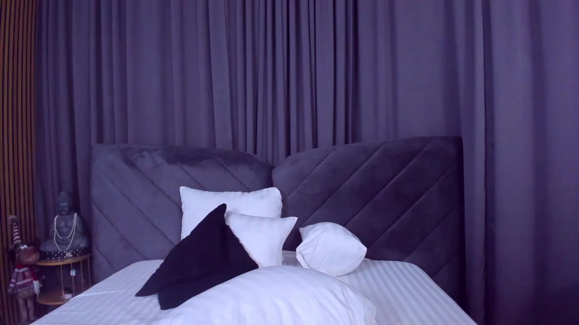 Gallery image thumbnail from AwwwElla's myfreecams stream on, 10/23/2024, 07:01 image 1 of 20