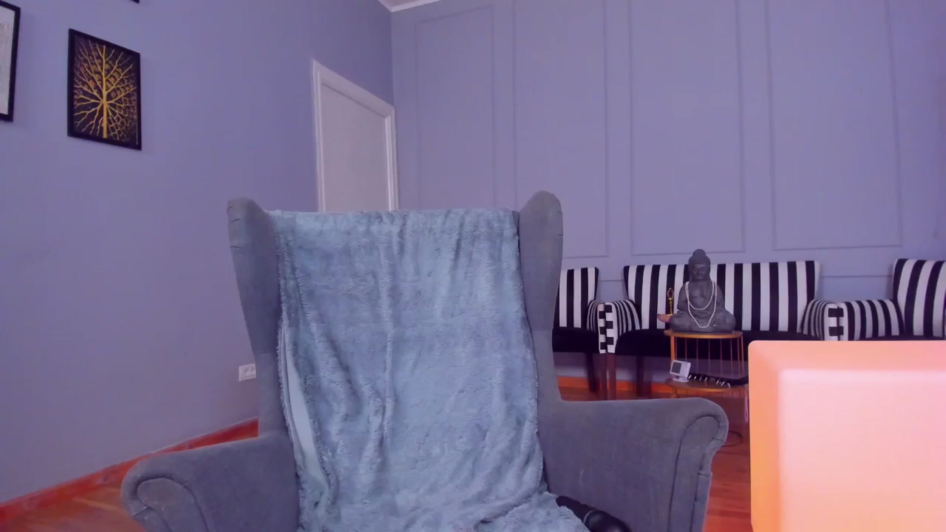 Gallery image thumbnail from AwwwElla's myfreecams stream on, 03/14/2025, 08:13 image 11 of 20