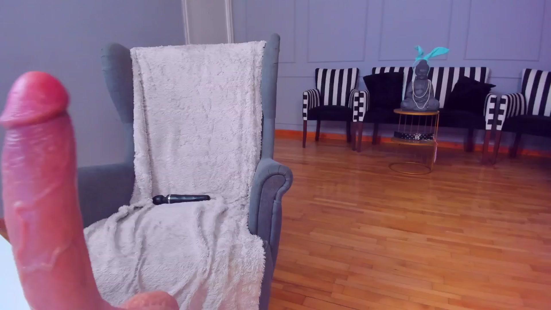 Gallery image thumbnail from AwwwElla's myfreecams stream on, 08/11/2025, 05:43 image 15 of 20