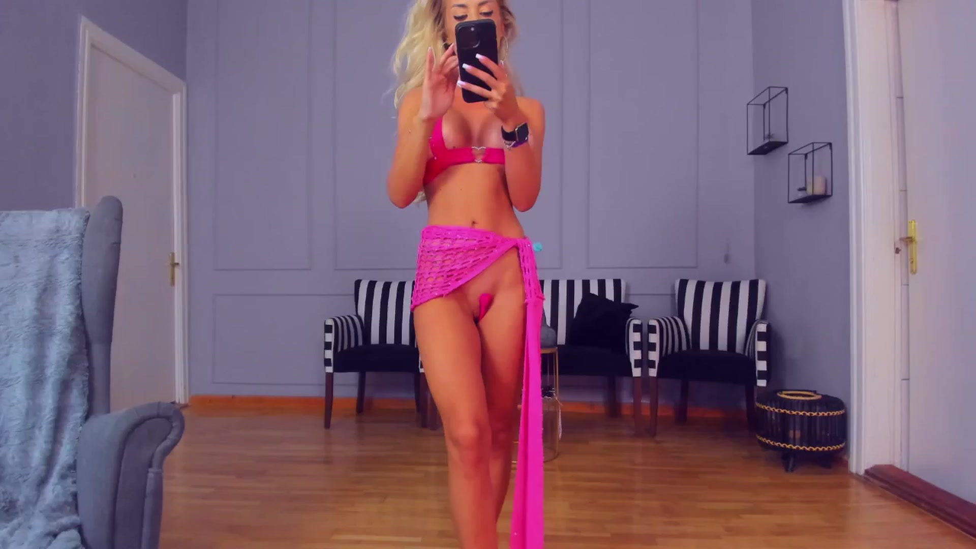 Gallery image thumbnail from AwwwElla's myfreecams stream on, 08/12/2025, 09:01 image 10 of 20