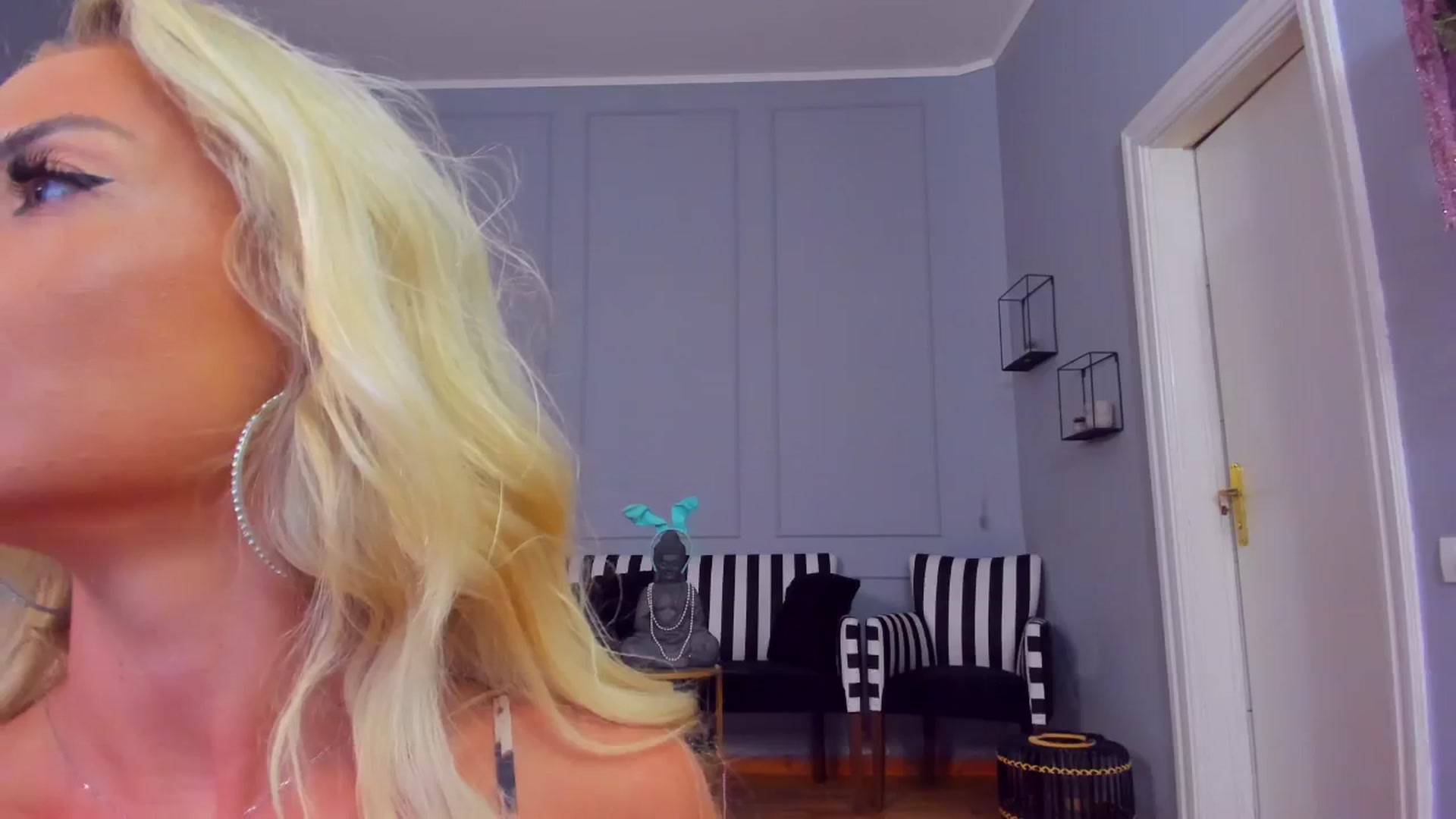 Gallery image thumbnail from AwwwElla's myfreecams stream on, 08/25/2025, 05:52 image 4 of 20