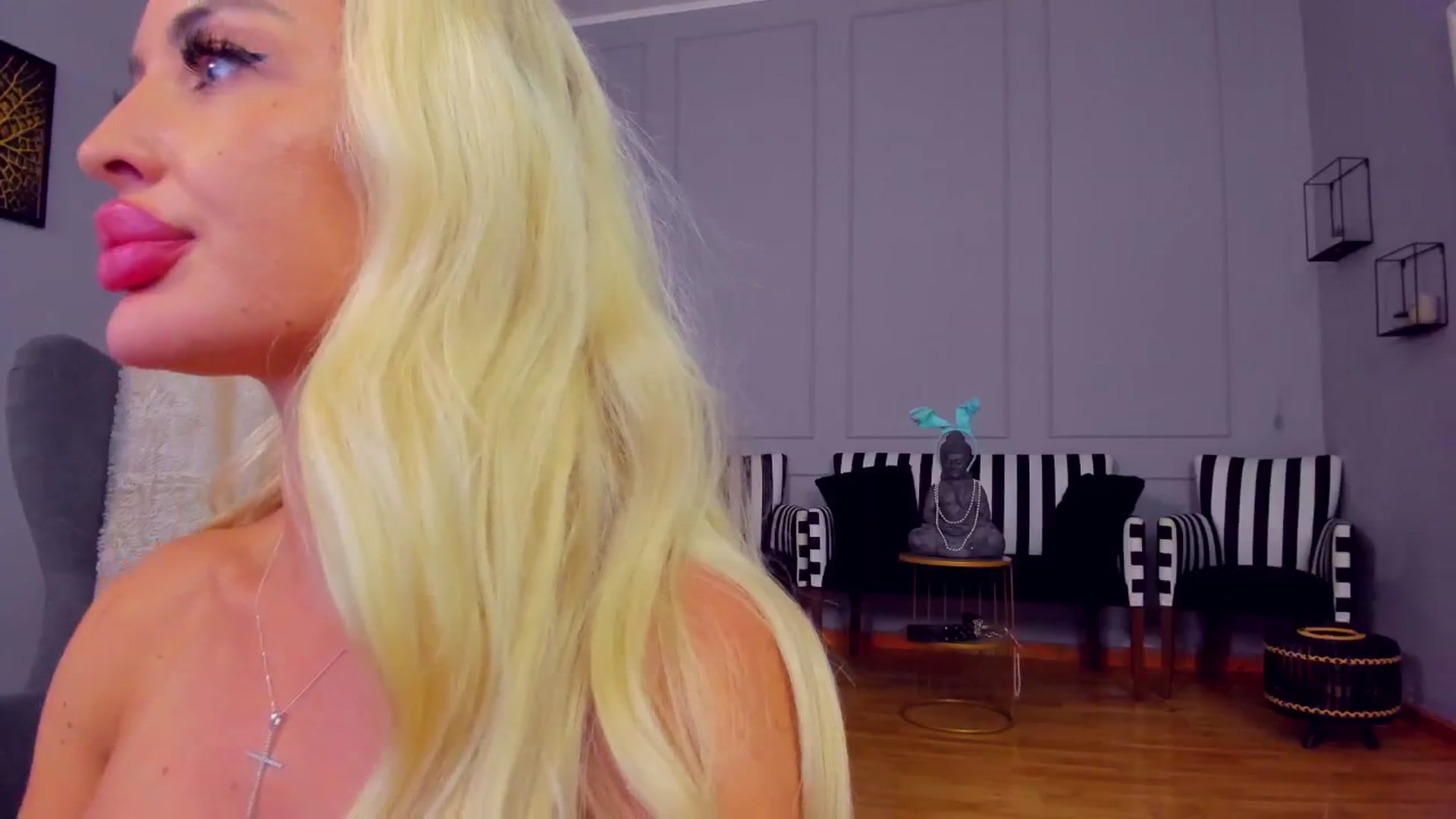 Gallery image thumbnail from AwwwElla's myfreecams stream on, 10/17/2025, 10:47 image 14 of 20