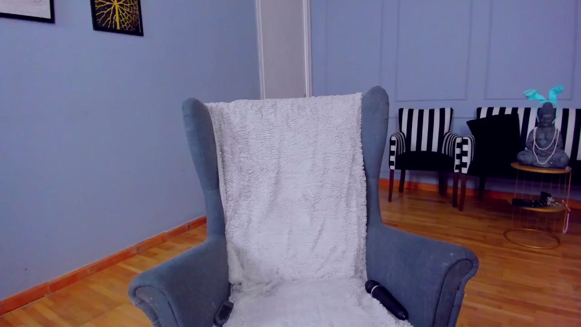 Gallery image thumbnail from AwwwElla's myfreecams stream on, 10/21/2025, 06:48 image 2 of 20
