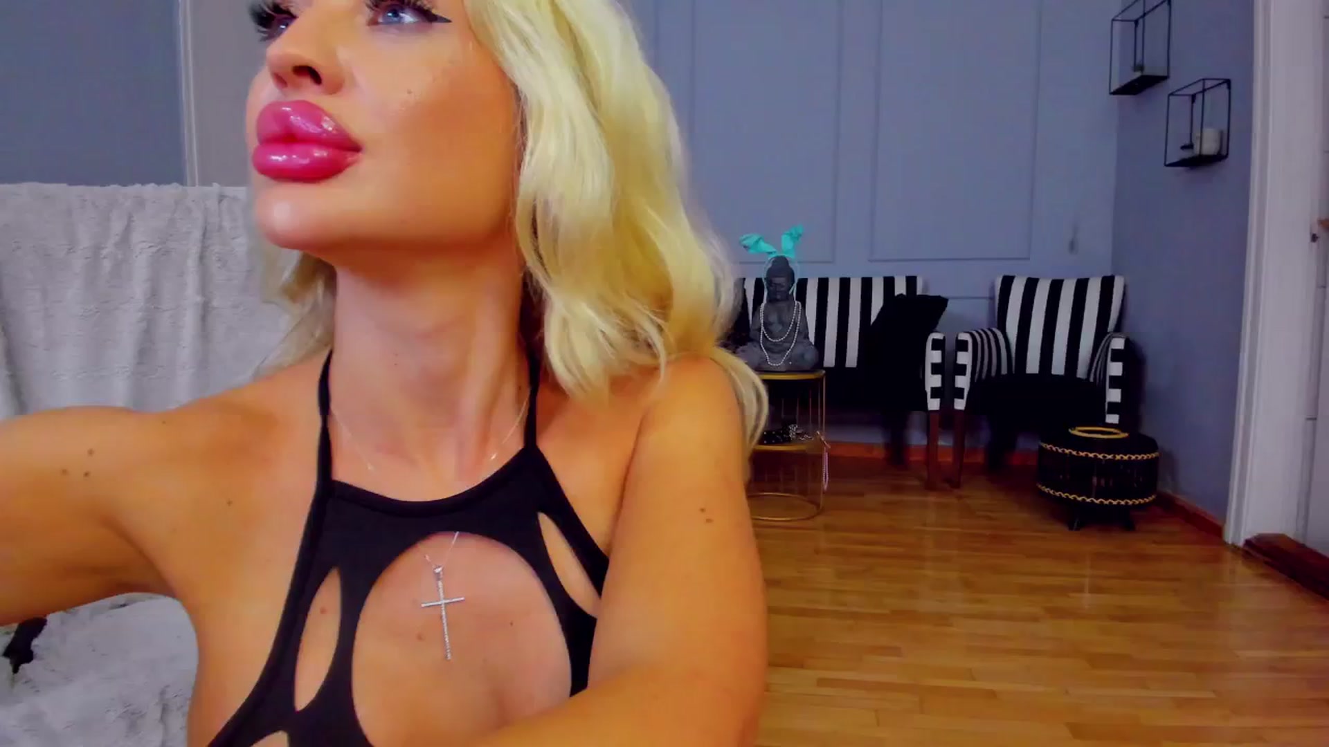 Gallery image thumbnail from AwwwElla's myfreecams stream on, 10/22/2025, 06:22 image 5 of 20