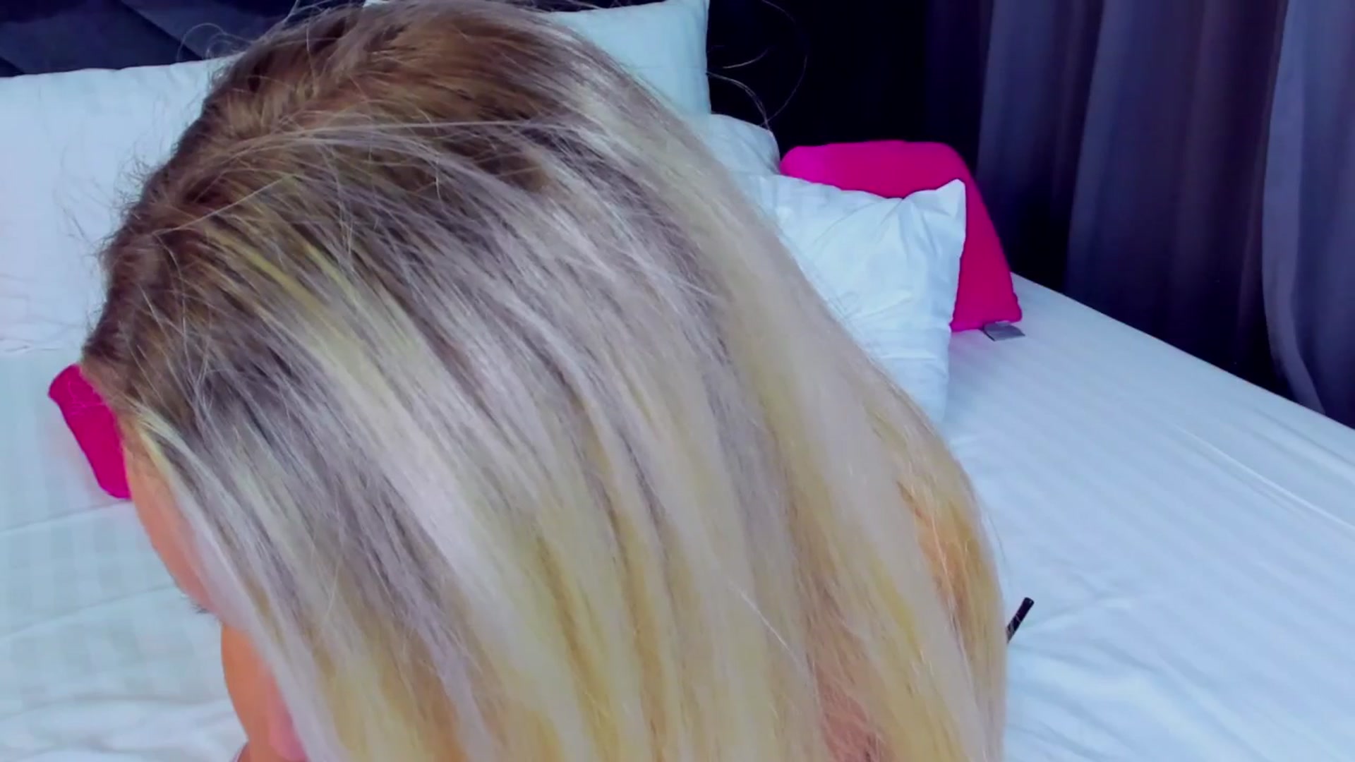 Gallery image thumbnail from AwwwElla's myfreecams stream on, 10/24/2025, 07:29 image 2 of 20