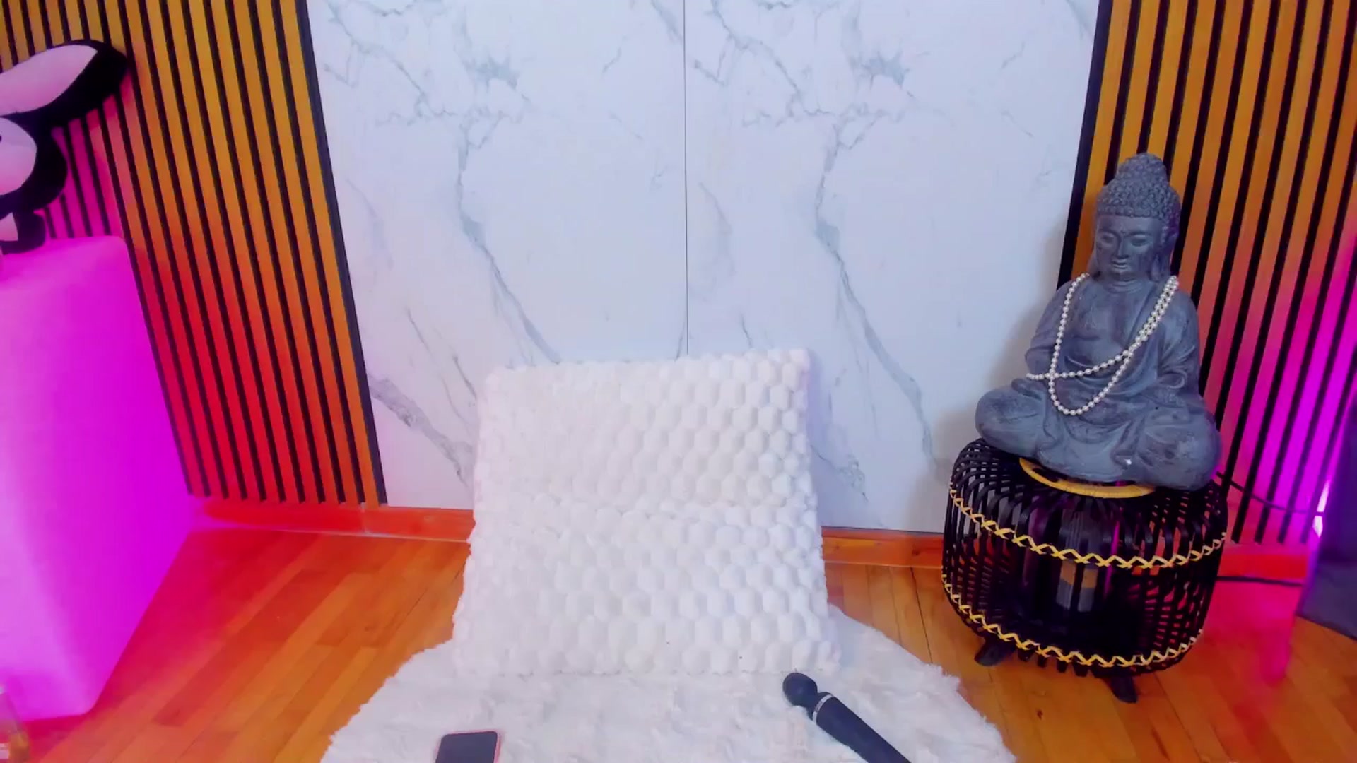 Gallery image thumbnail from AwwwElla's myfreecams stream on, 10/30/2025, 09:54 image 7 of 20